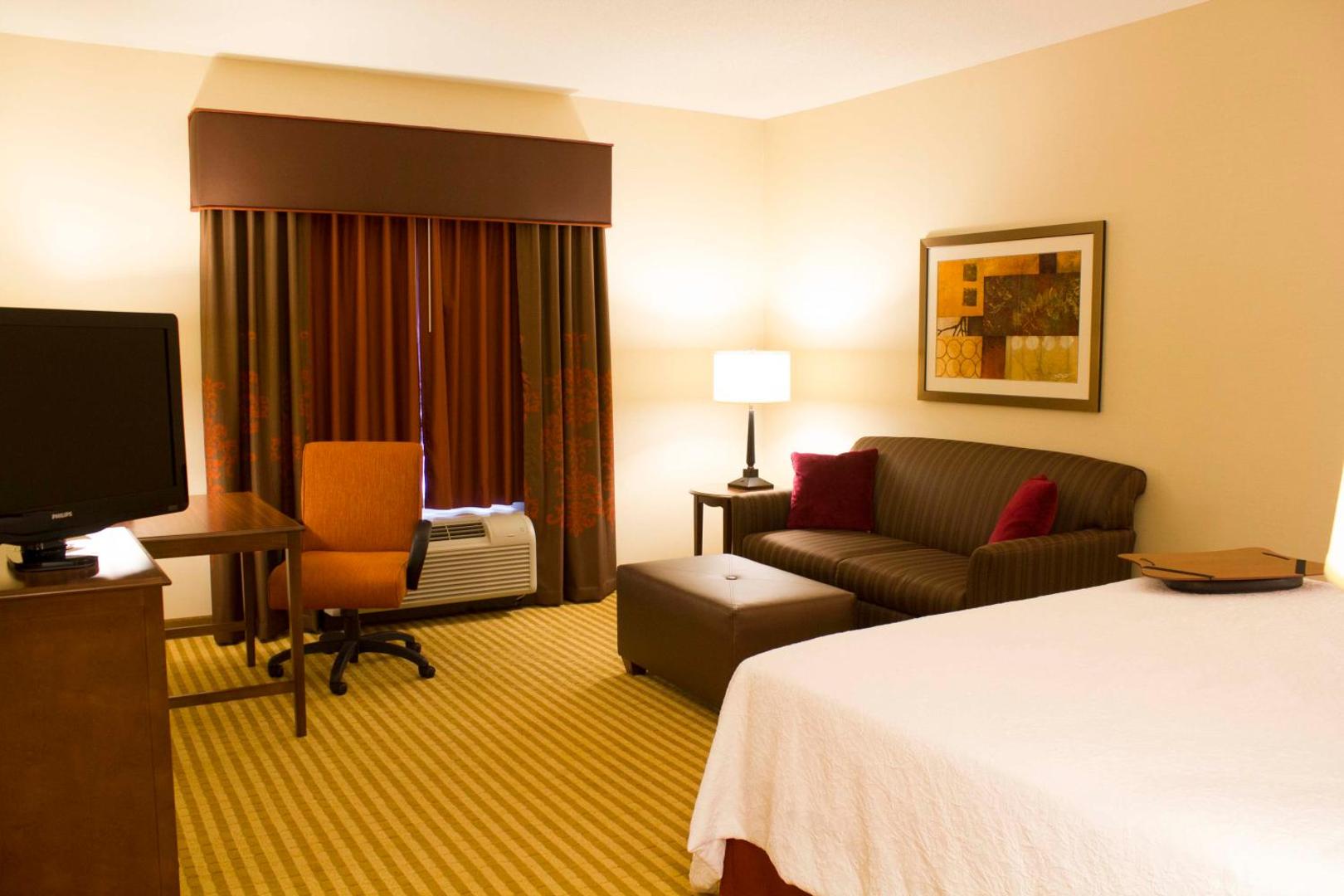Hampton Inn & Suites Harrisburg/North Hampton Inn & Suites Harrisburg/North