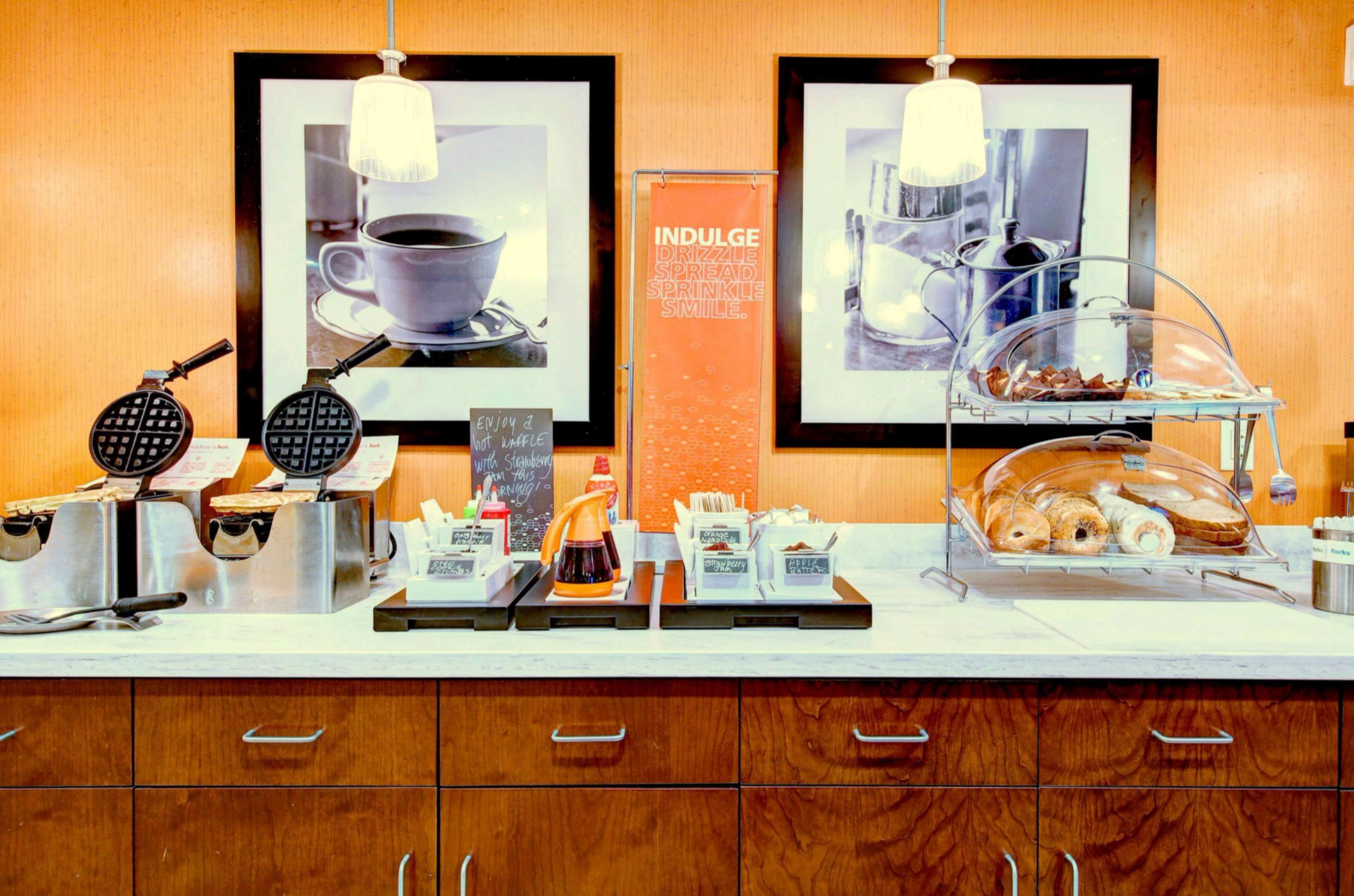 Hampton Inn & Suites Harrisburg/North Hampton Inn & Suites Harrisburg/North