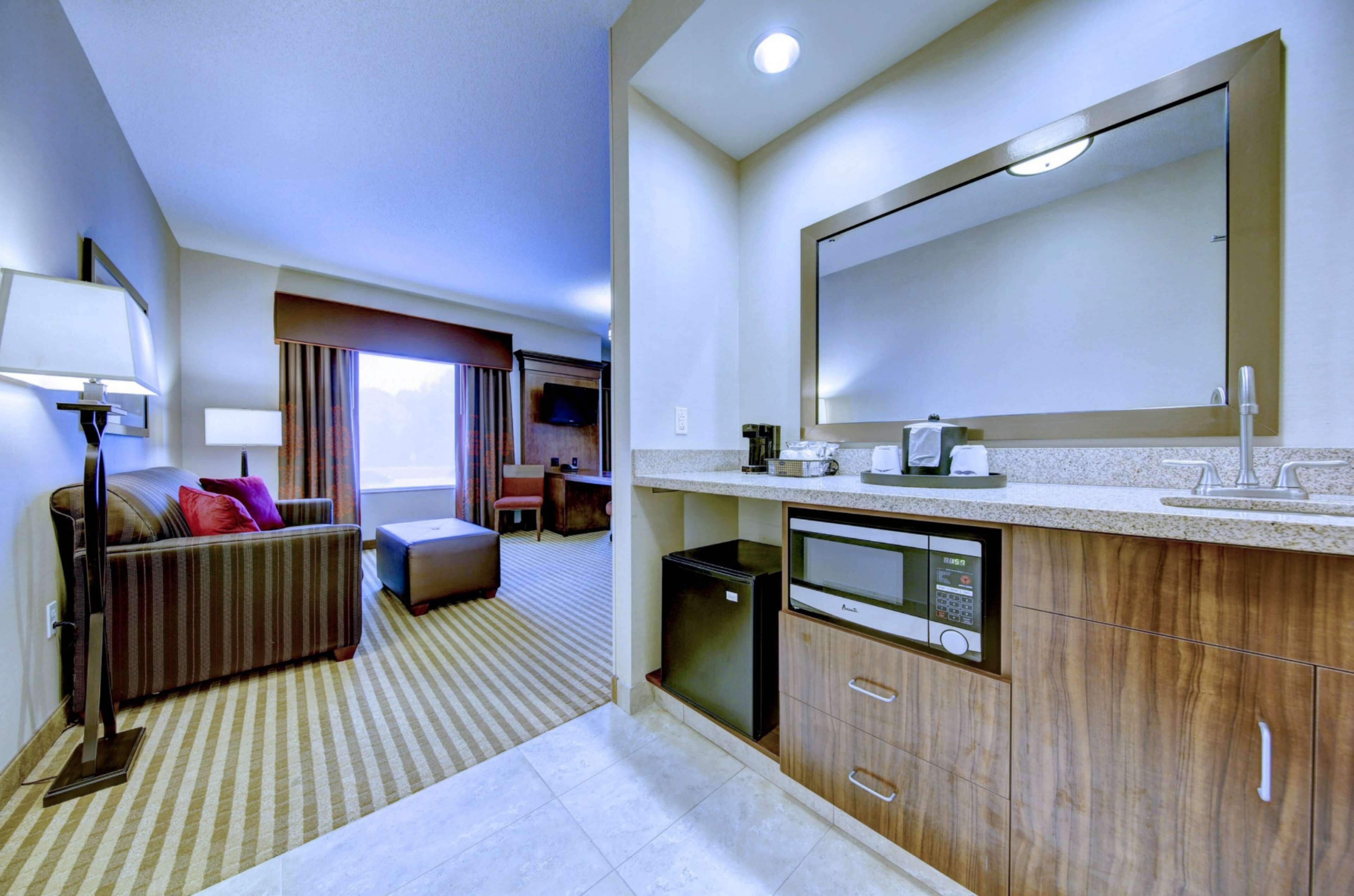 Hampton Inn & Suites Harrisburg/North Hampton Inn & Suites Harrisburg/North