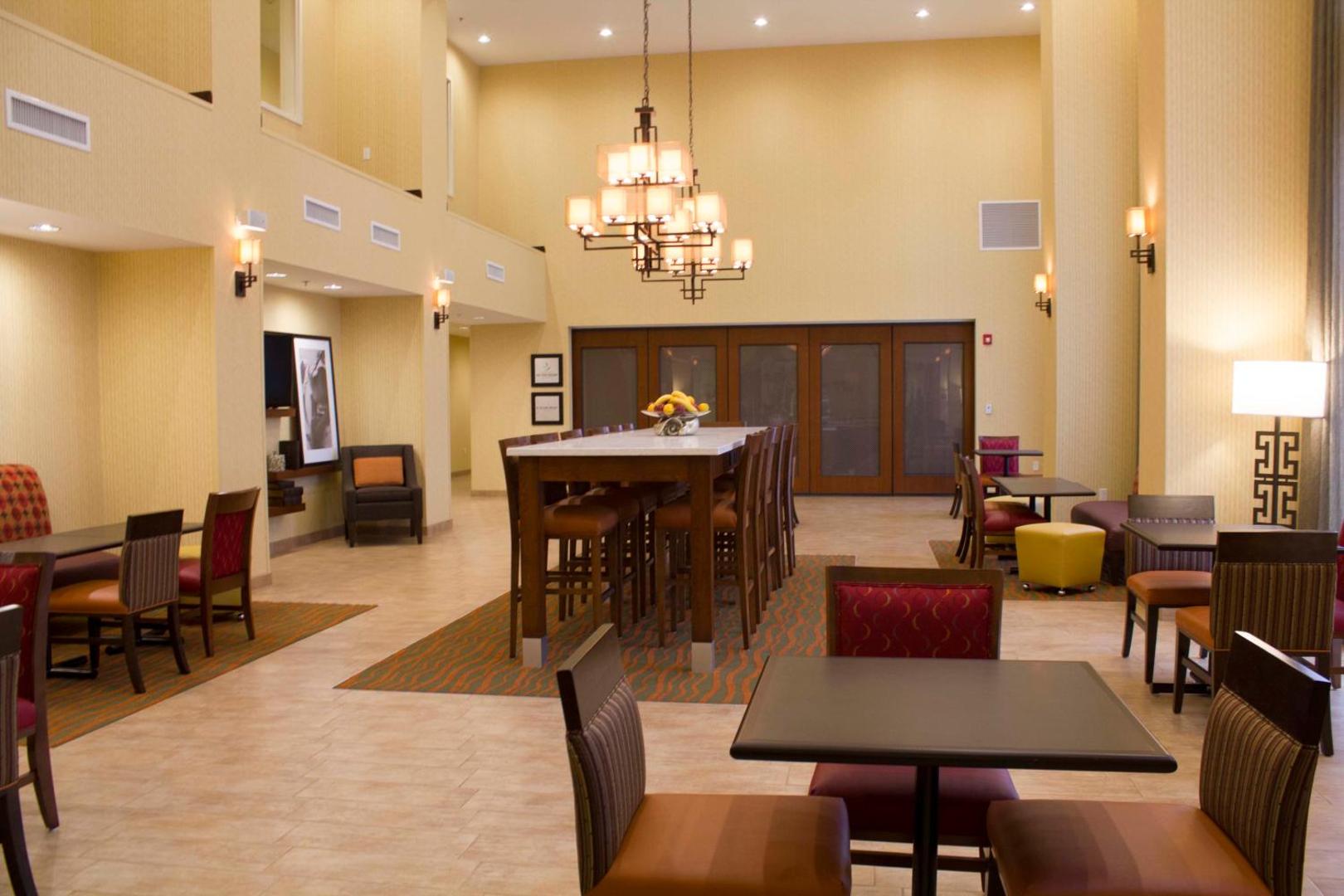 Hampton Inn & Suites Harrisburg/North Hampton Inn & Suites Harrisburg/North