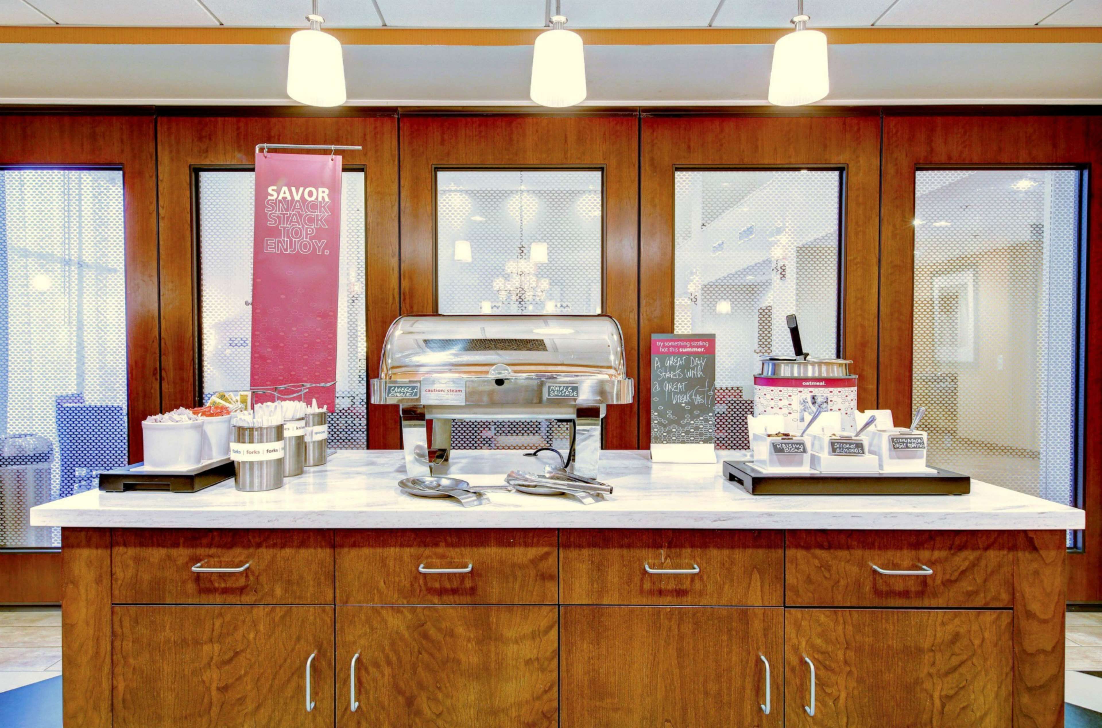 Hampton Inn & Suites Harrisburg/North Hampton Inn & Suites Harrisburg/North