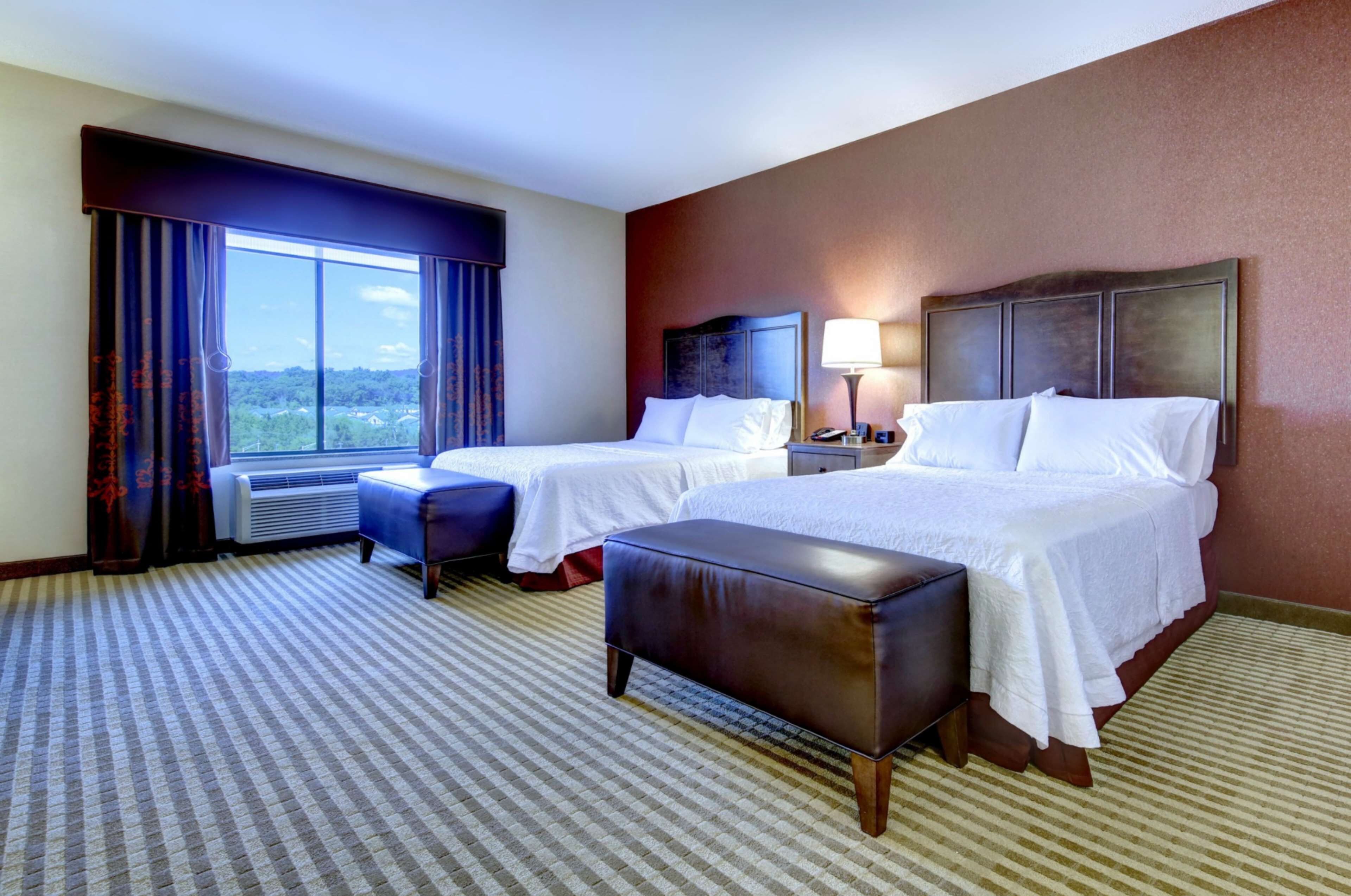 Hampton Inn & Suites Harrisburg/North Hampton Inn & Suites Harrisburg/North