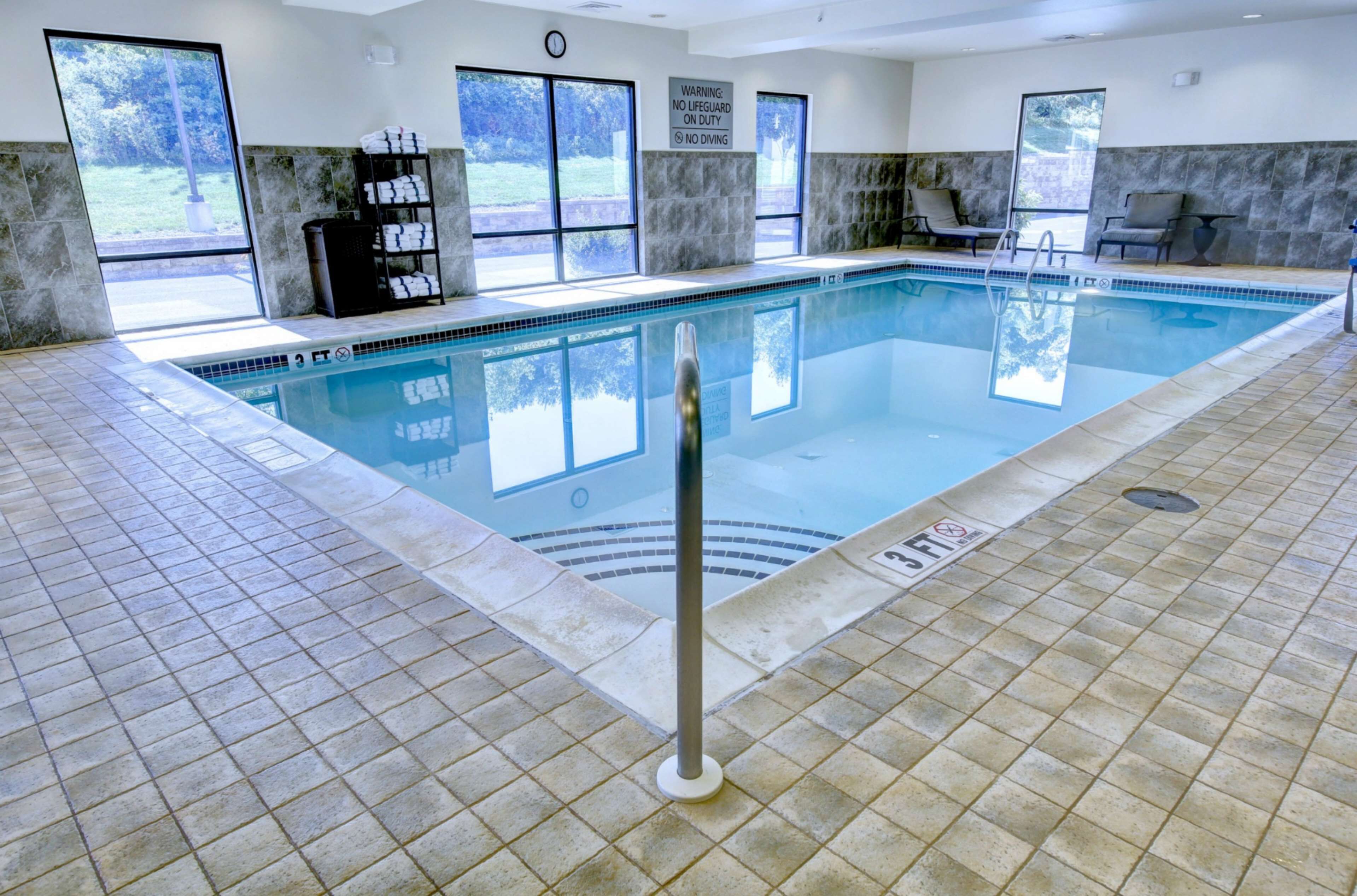 Hampton Inn & Suites Harrisburg/North Hampton Inn & Suites Harrisburg/North