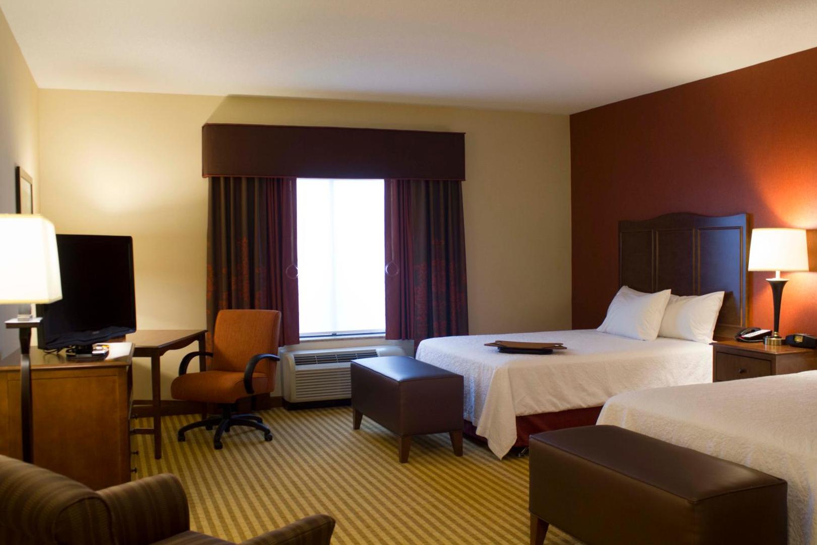 Hampton Inn & Suites Harrisburg/North Hampton Inn & Suites Harrisburg/North