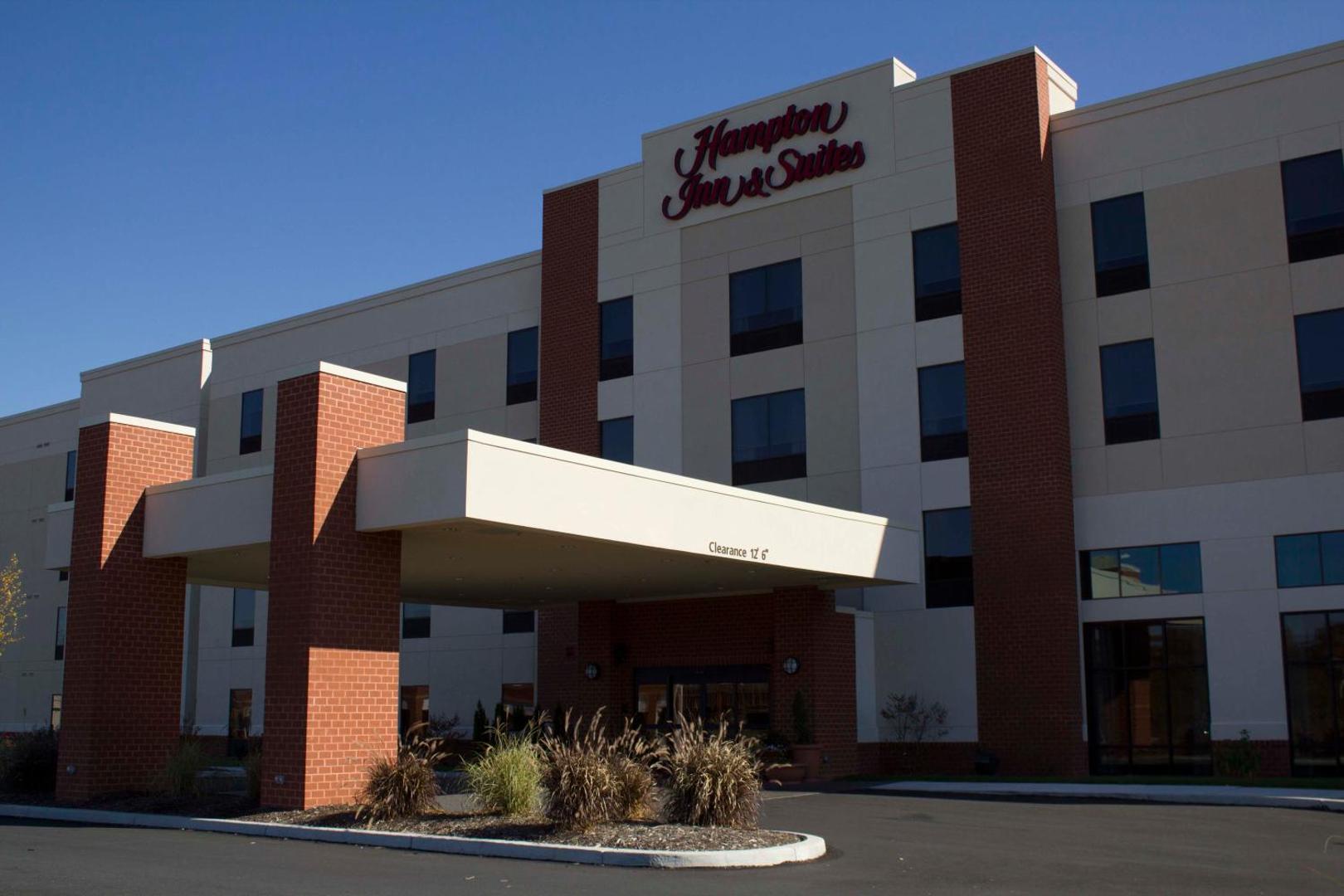 Hampton Inn & Suites Harrisburg/North Hampton Inn & Suites Harrisburg/North