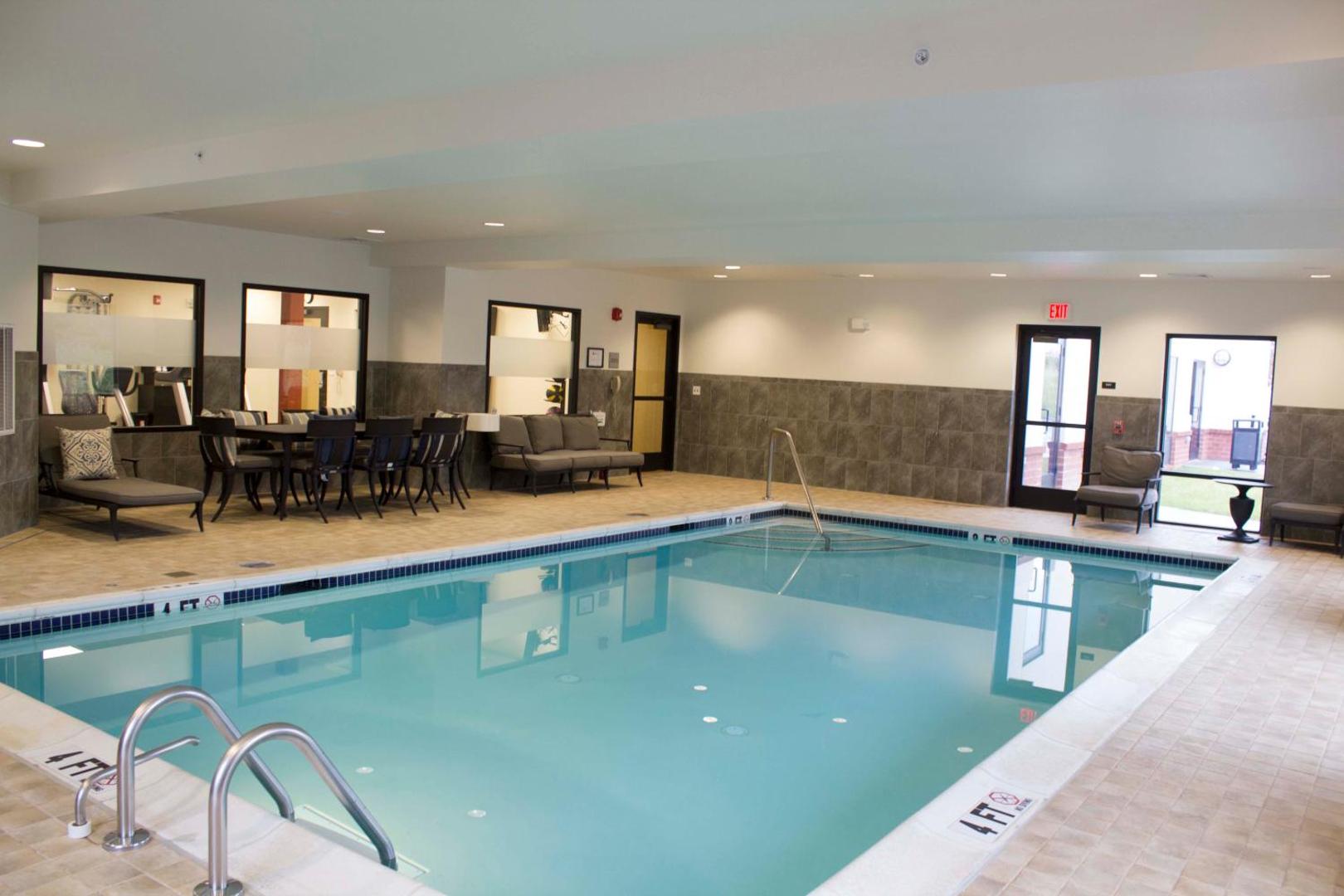 Hampton Inn & Suites Harrisburg/North Hampton Inn & Suites Harrisburg/North