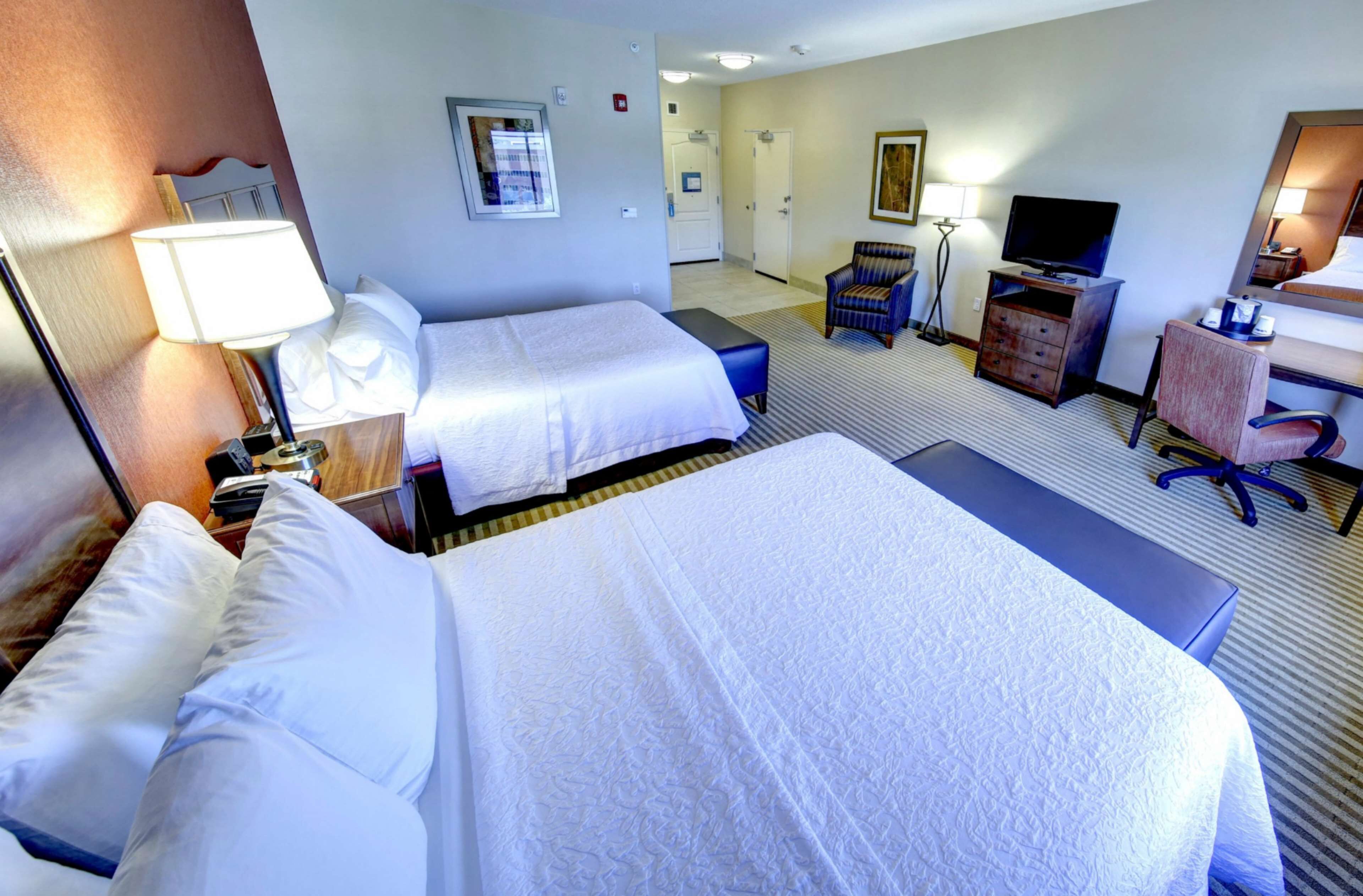 Hampton Inn & Suites Harrisburg/North Hampton Inn & Suites Harrisburg/North