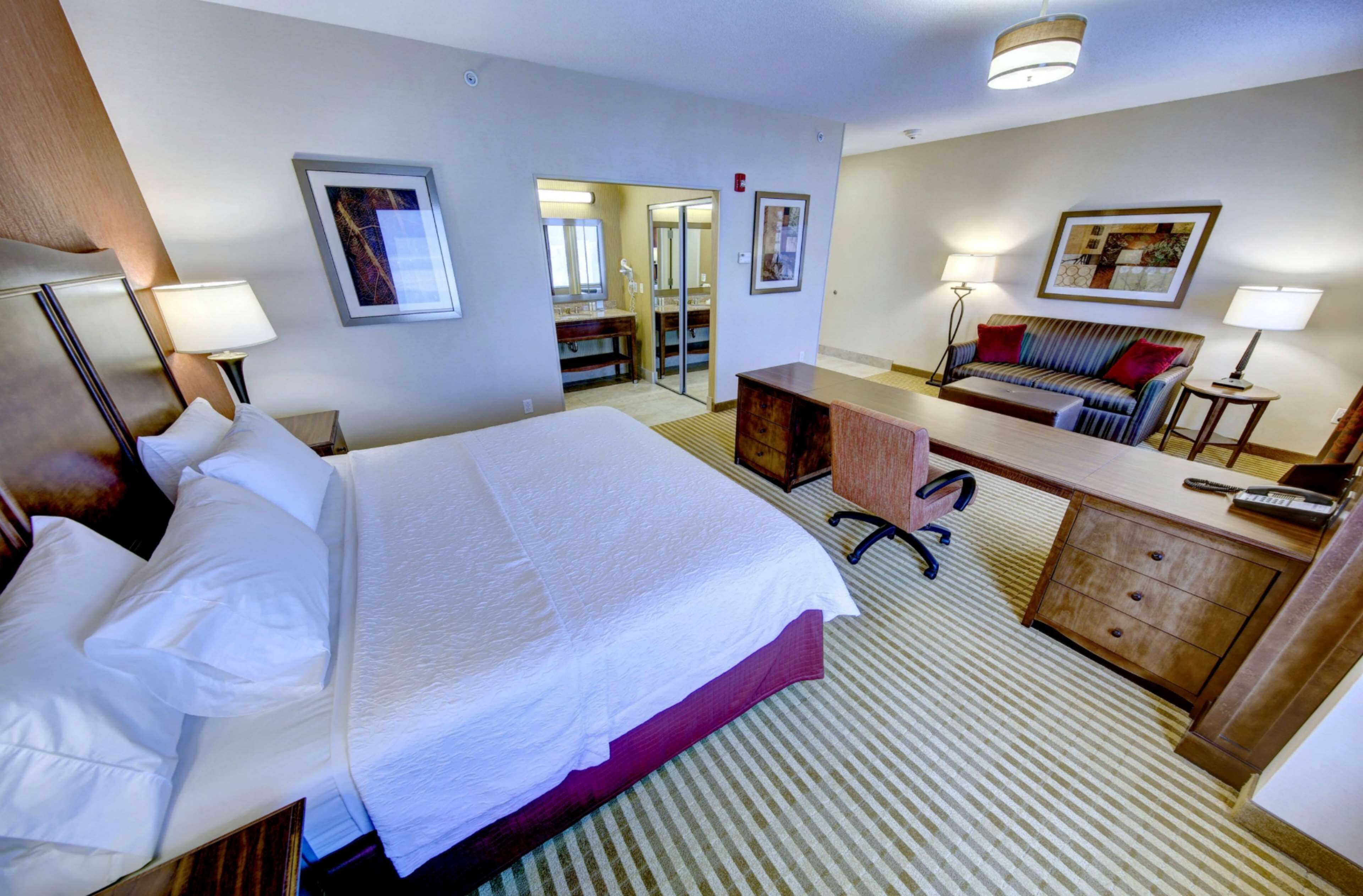 Hampton Inn & Suites Harrisburg/North Hampton Inn & Suites Harrisburg/North