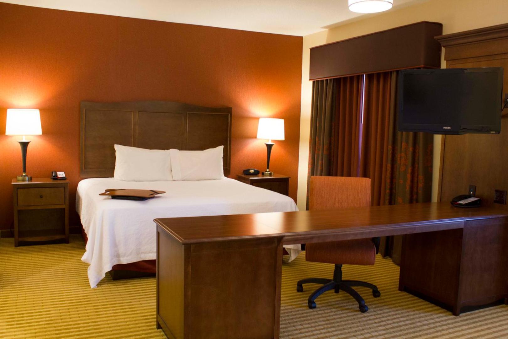 Hampton Inn & Suites Harrisburg/North Hampton Inn & Suites Harrisburg/North