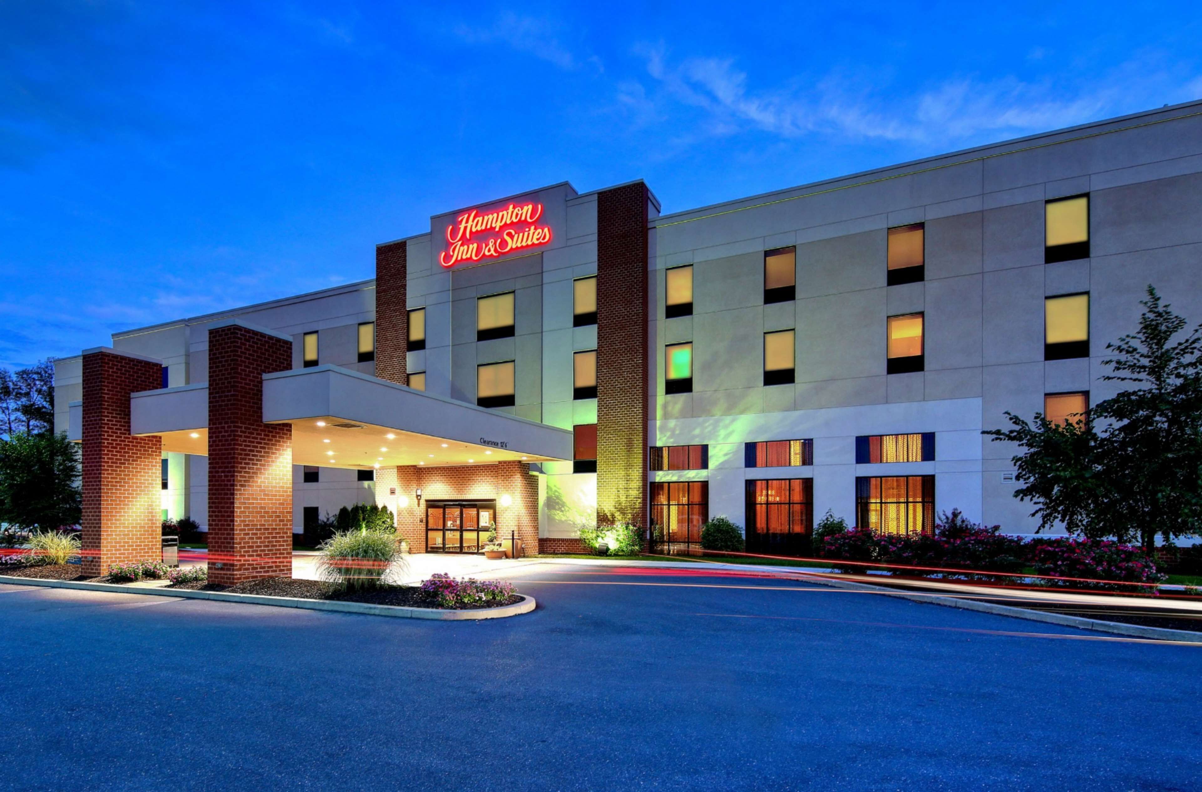 Hampton Inn & Suites Harrisburg/North Hampton Inn & Suites Harrisburg/North