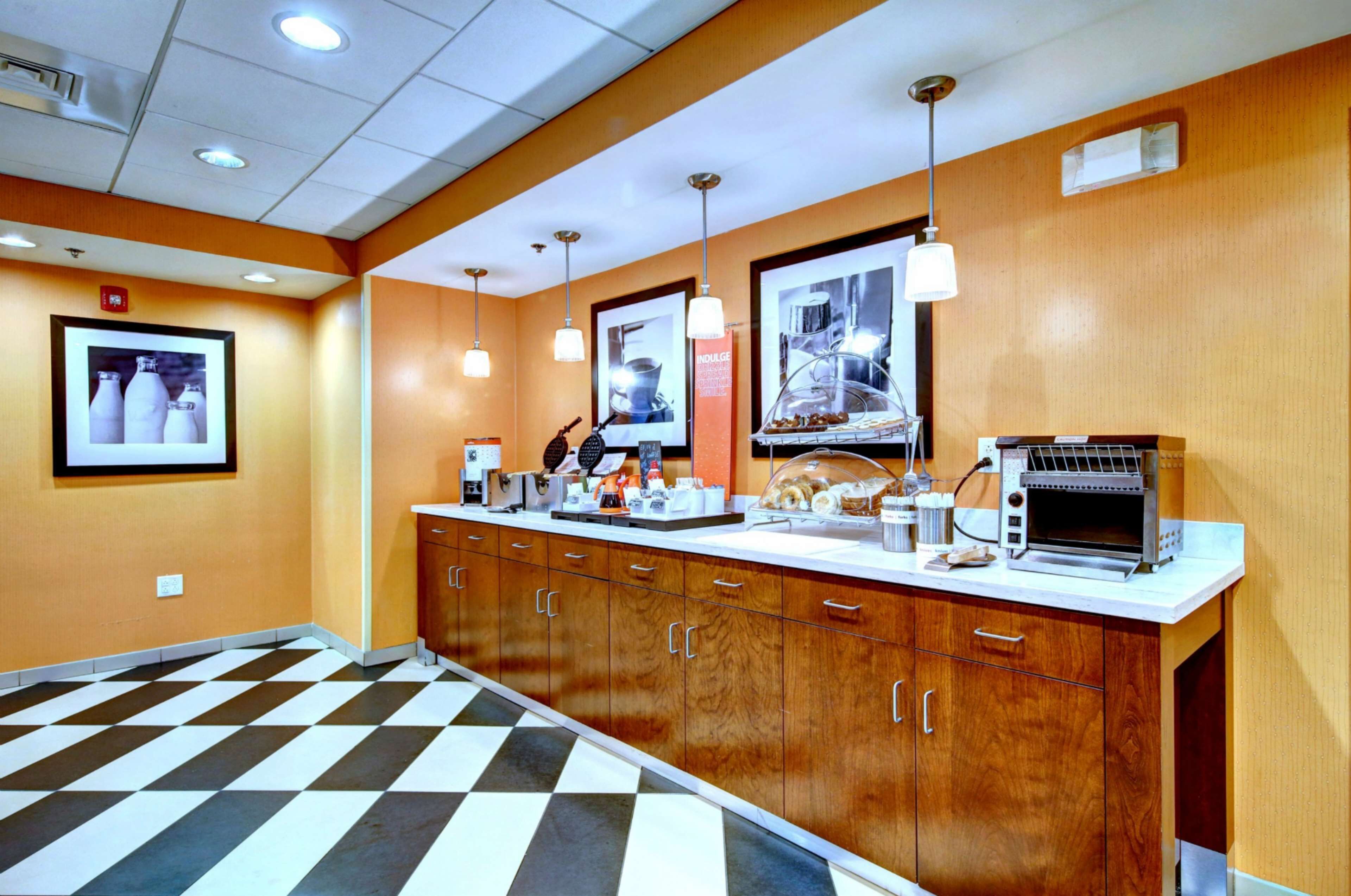 Hampton Inn & Suites Harrisburg/North Hampton Inn & Suites Harrisburg/North