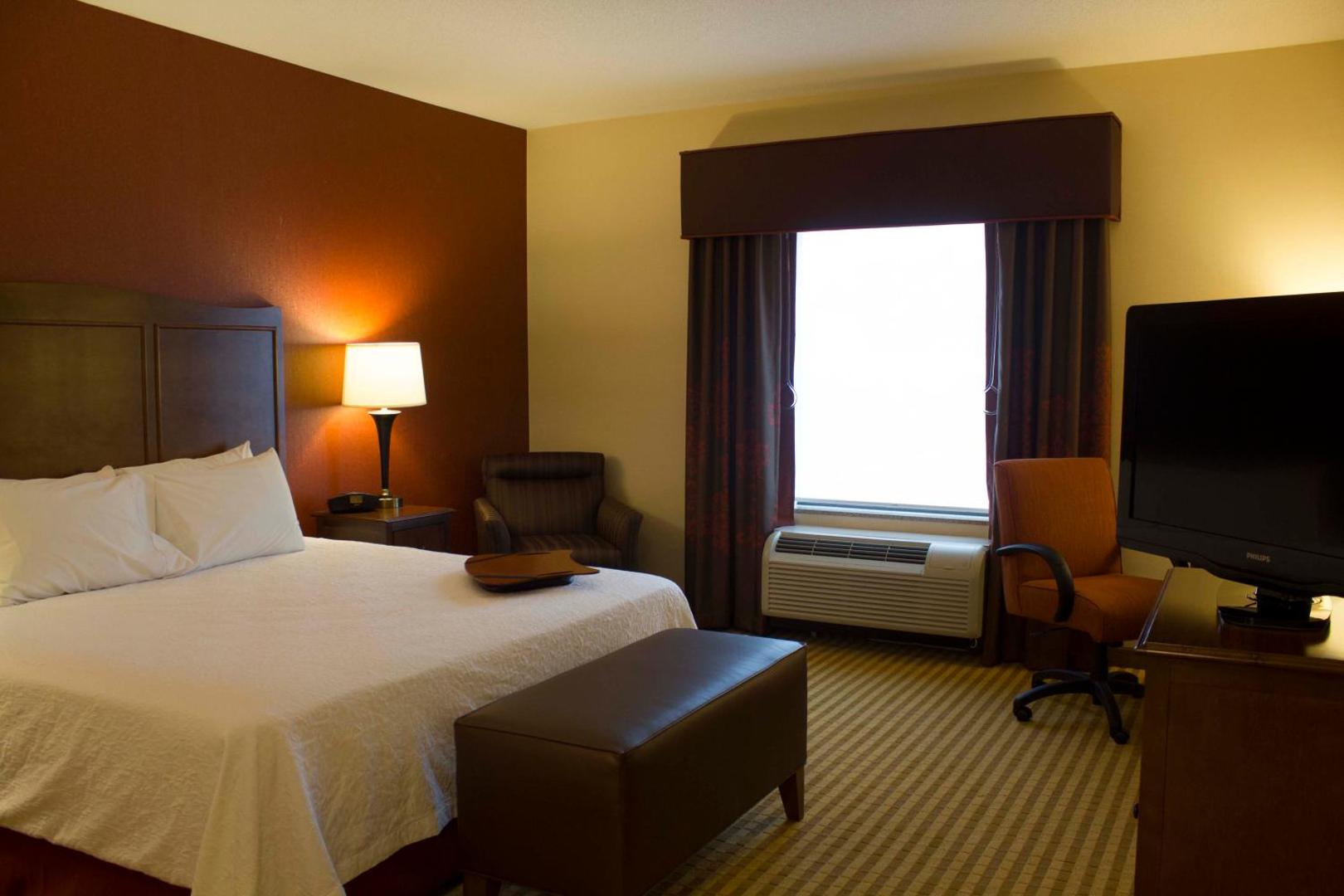 Hampton Inn & Suites Harrisburg/North Hampton Inn & Suites Harrisburg/North