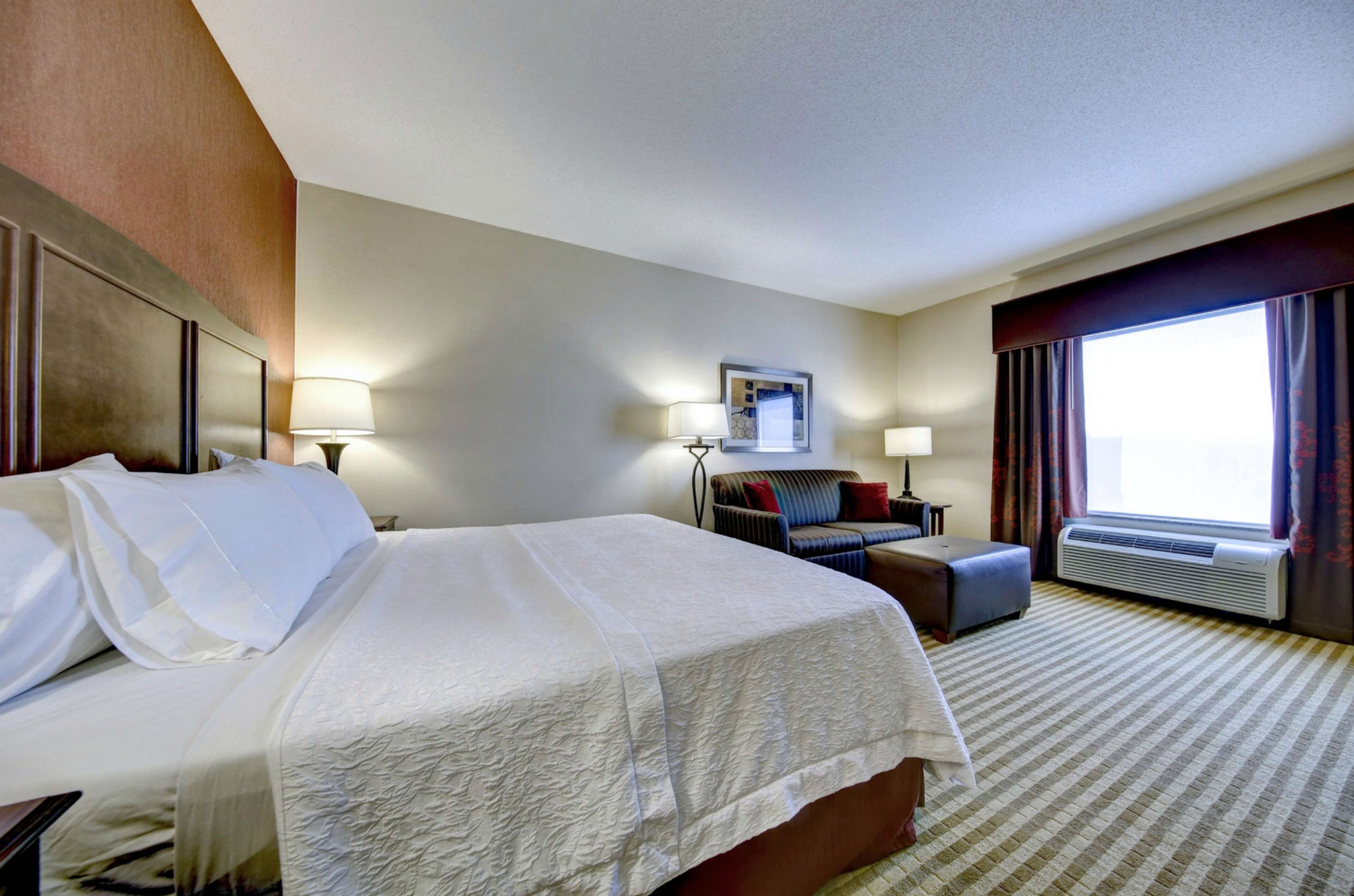 Hampton Inn & Suites Harrisburg/North Hampton Inn & Suites Harrisburg/North