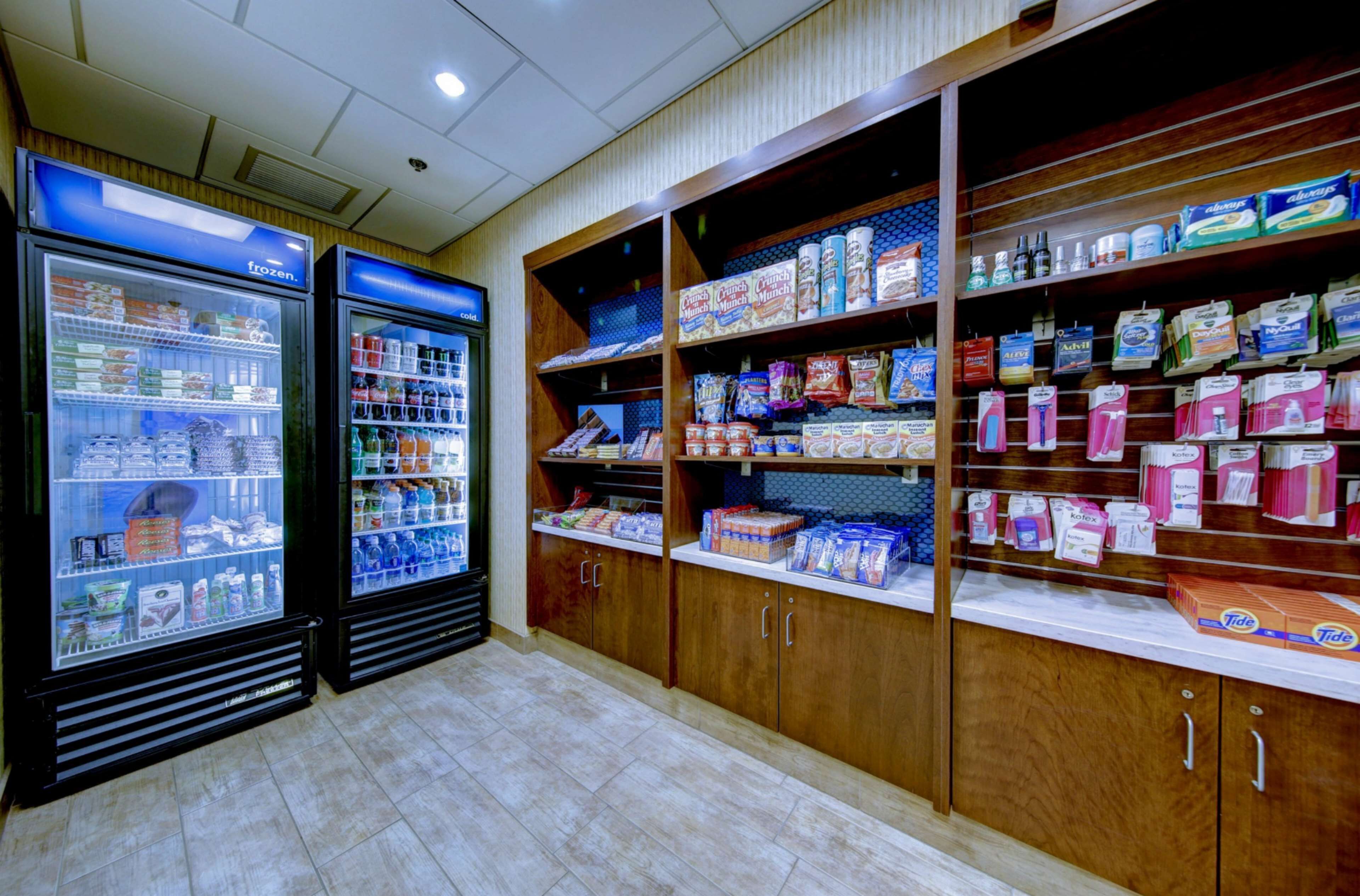 Hampton Inn & Suites Harrisburg/North Hampton Inn & Suites Harrisburg/North