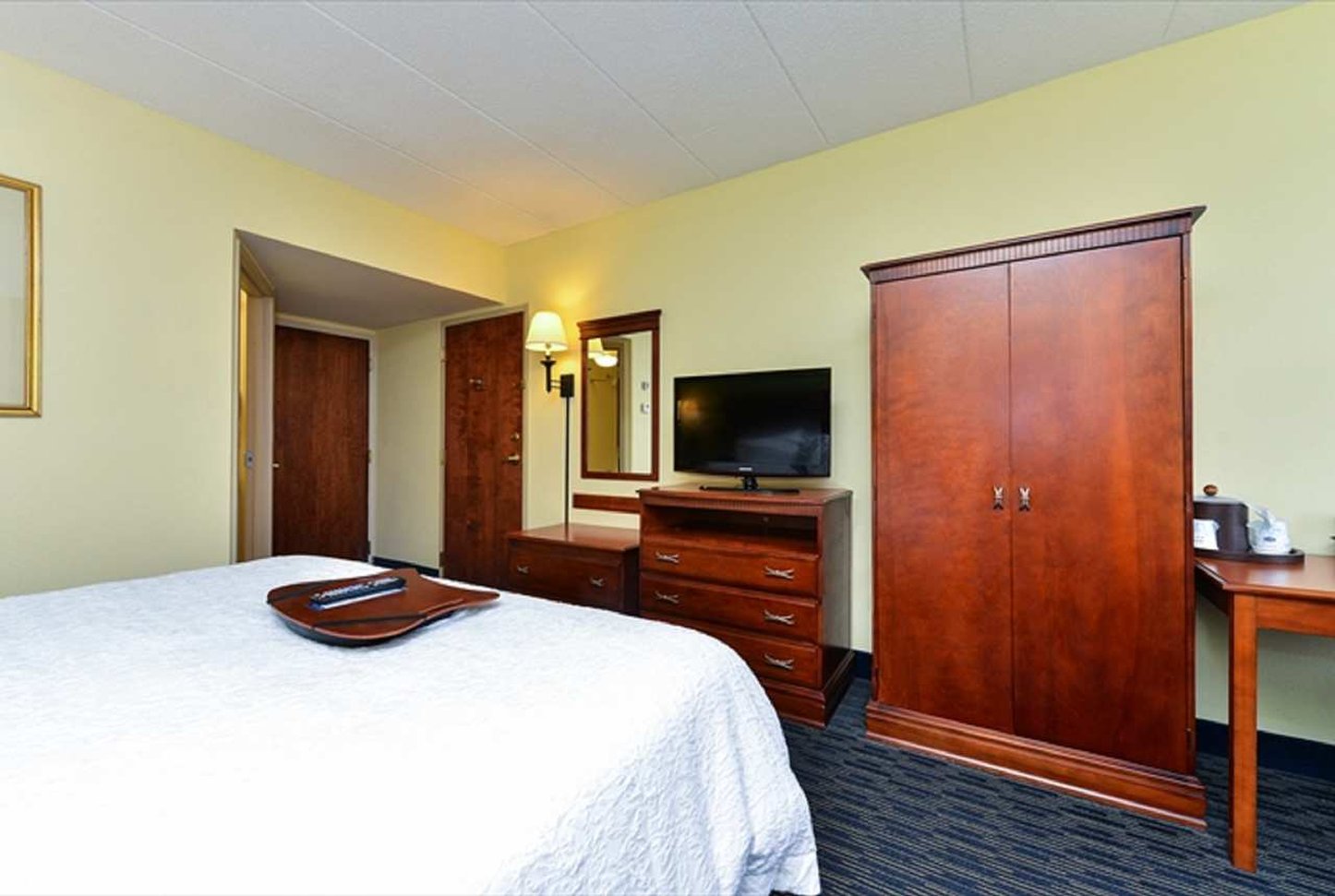 Hampton Inn & Suites Valley Forge Oaks Hampton Inn & Suites Valley Forge Oaks
