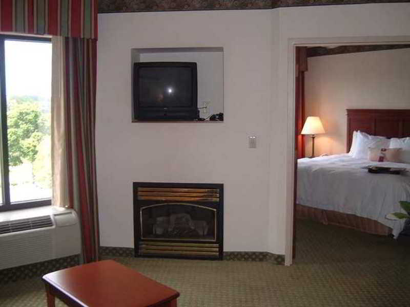 Hampton Inn & Suites Valley Forge Oaks Hampton Inn & Suites Valley Forge Oaks
