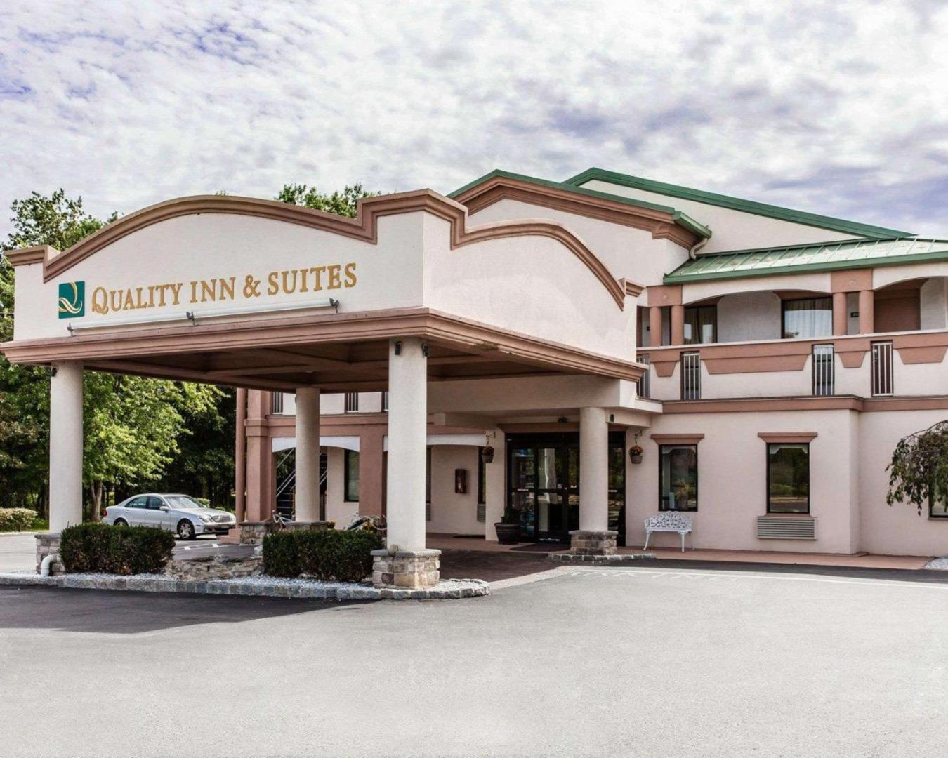 Quality Inn & Suites Quality Inn & Suites