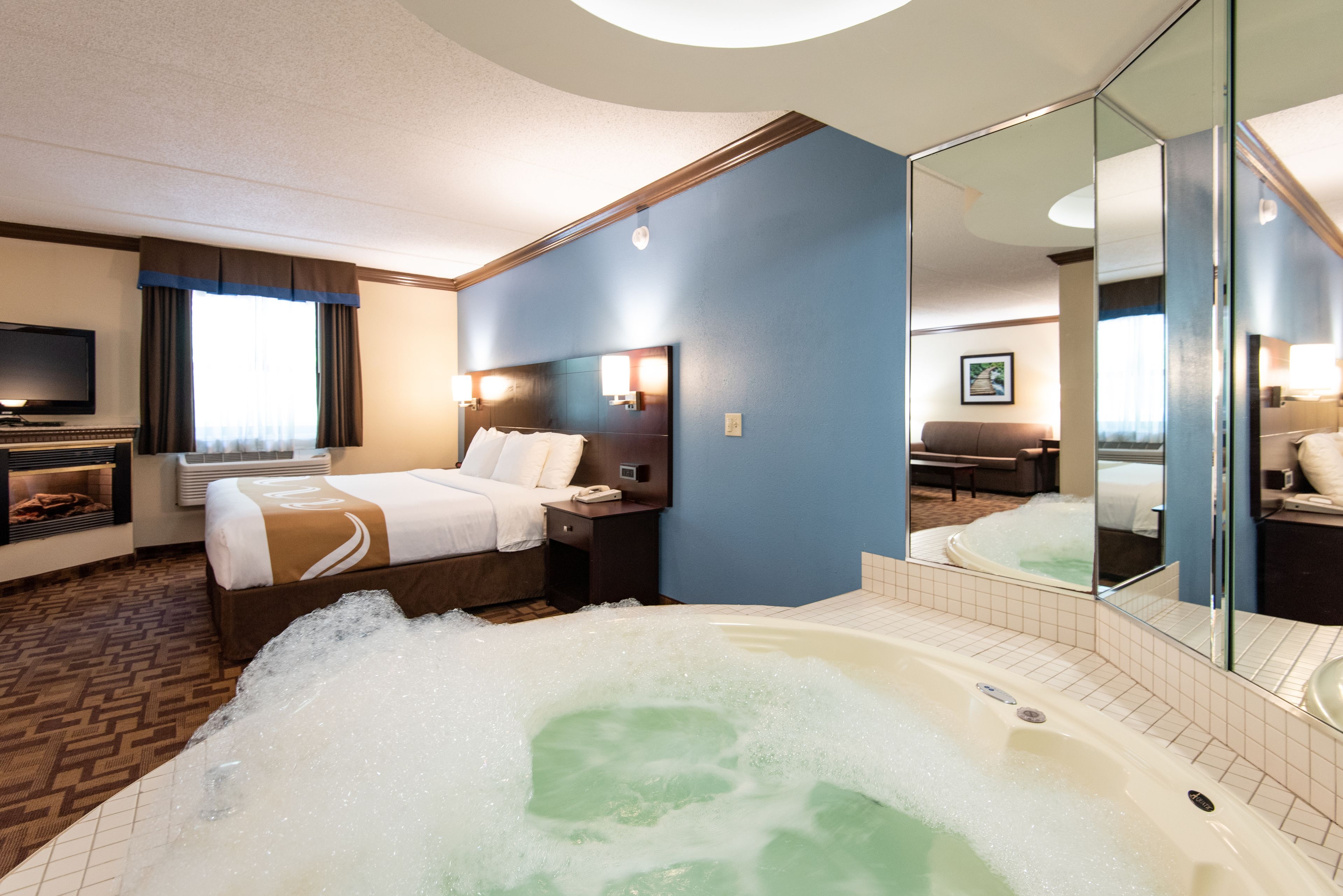 Quality Inn & Suites Quality Inn & Suites