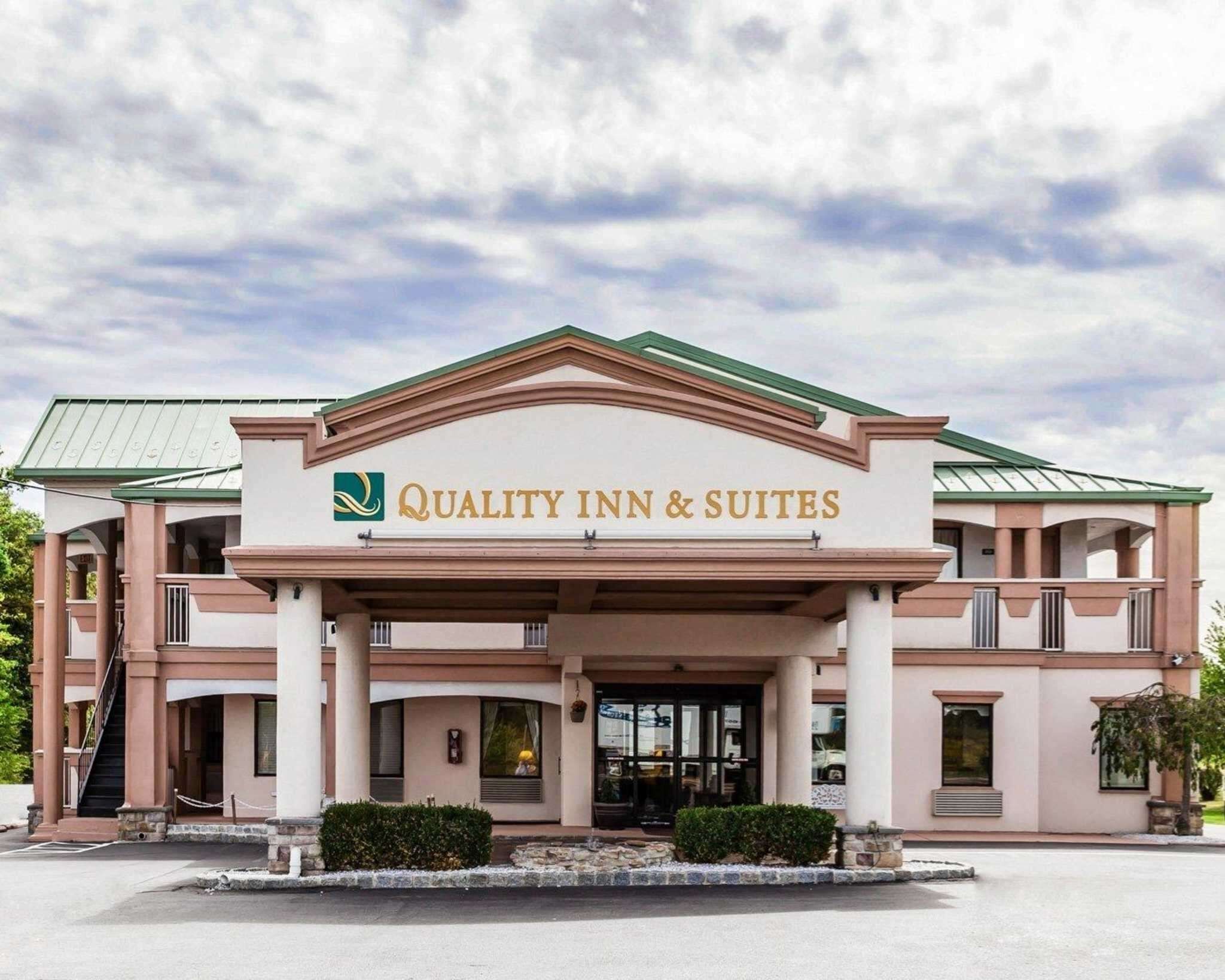 Quality Inn & Suites Quality Inn & Suites