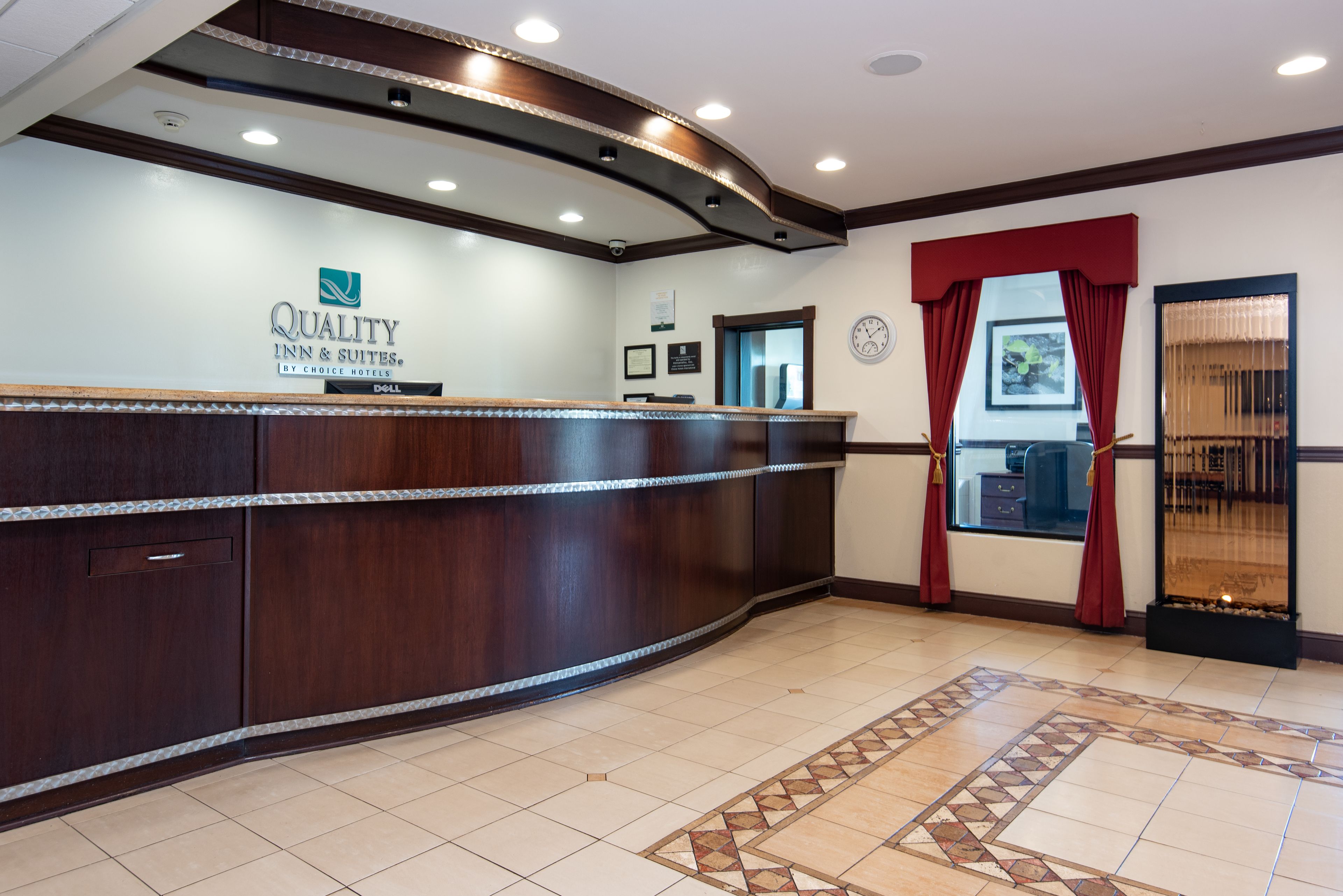 Quality Inn & Suites Quality Inn & Suites