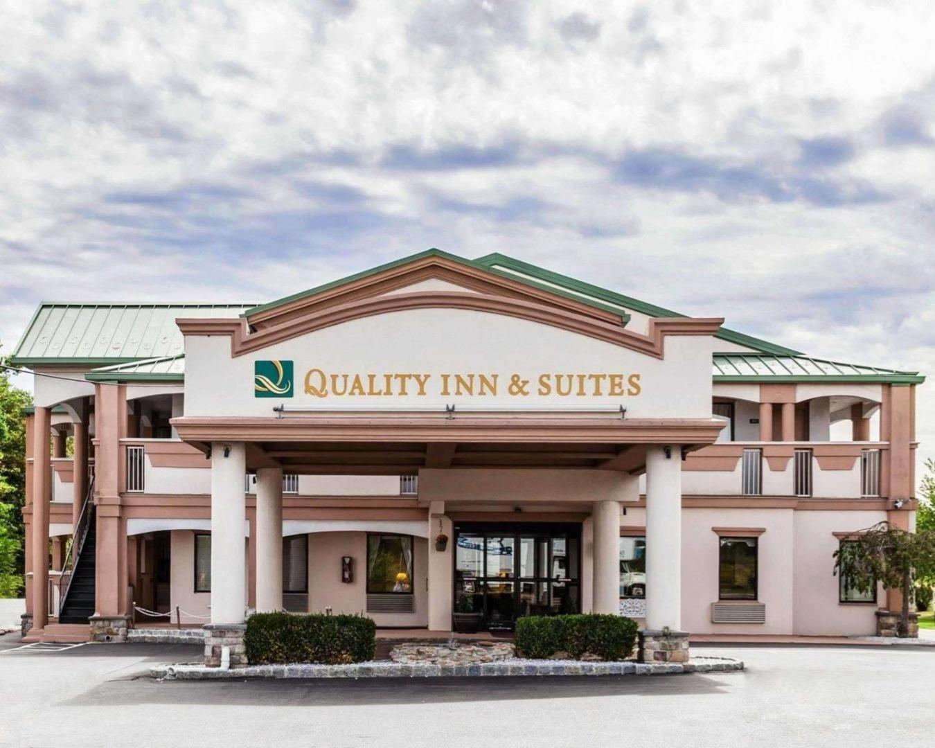 Quality Inn & Suites Quality Inn & Suites