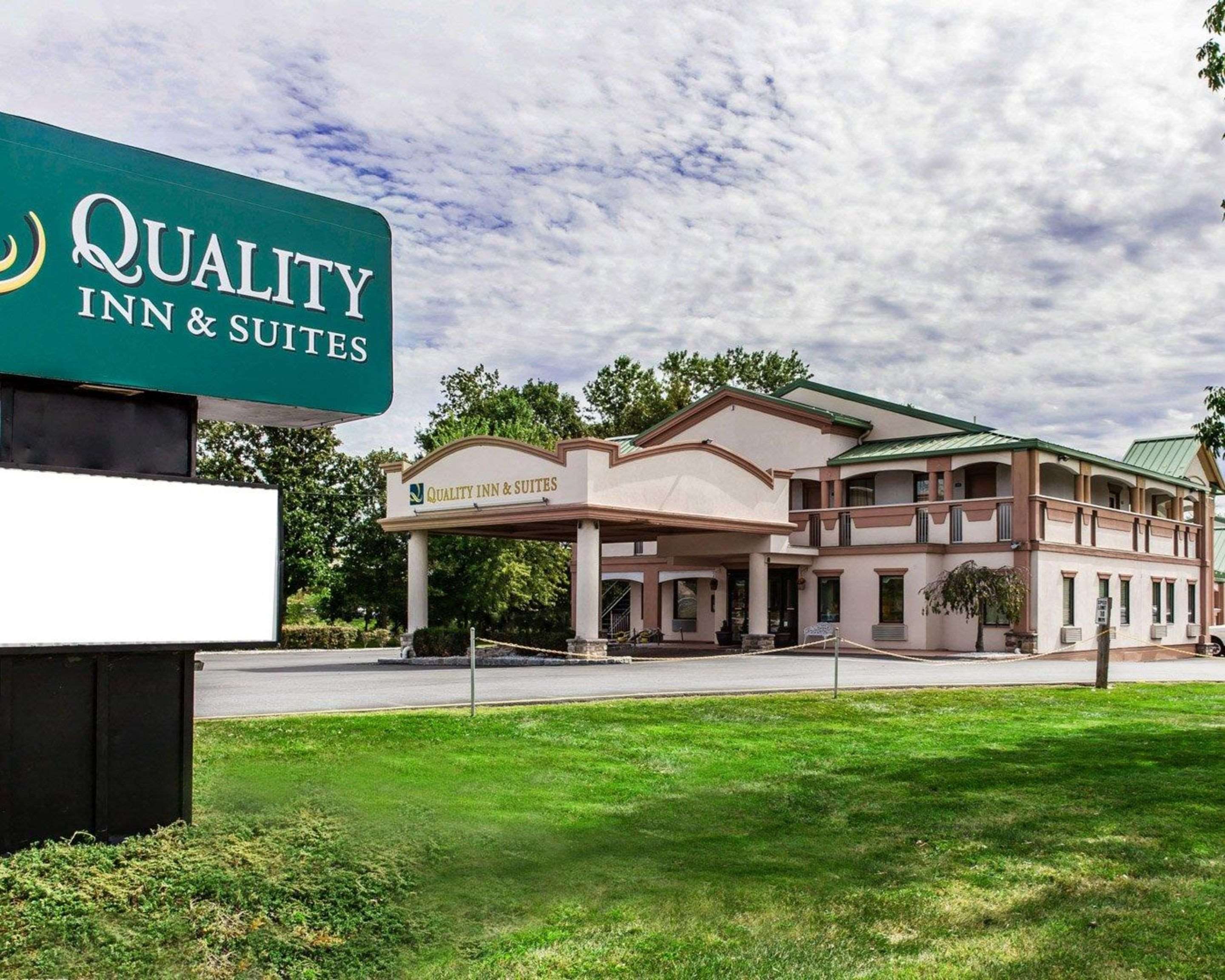 Quality Inn & Suites Quality Inn & Suites