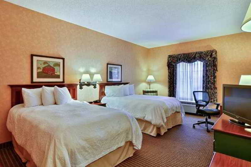 Hampton Inn & Suites Williamsburg Square Hampton Inn & Suites Williamsburg Square