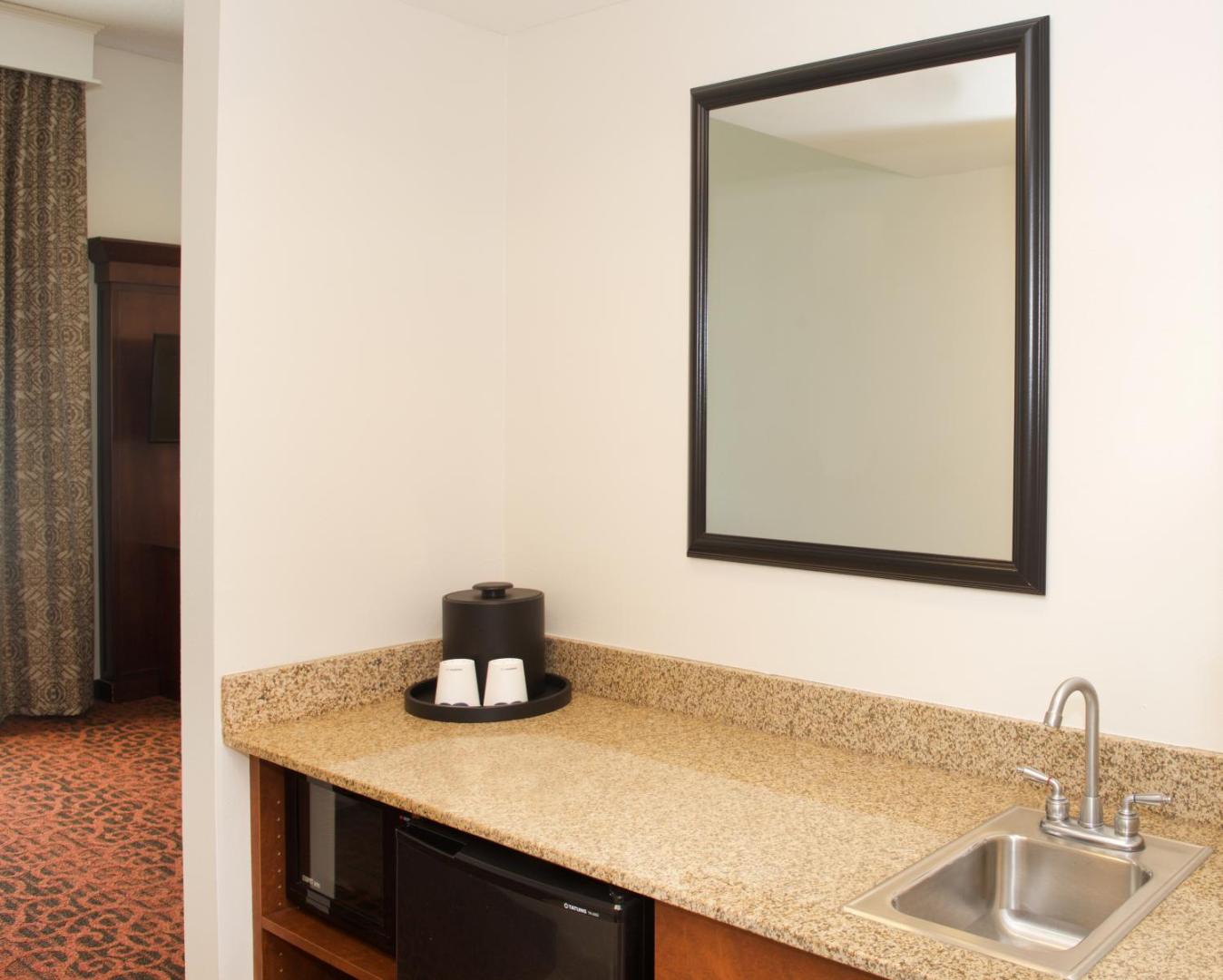 Hampton Inn & Suites Pittsburgh-Meadow Lands Hampton Inn & Suites Pittsburgh-Meadow Lands