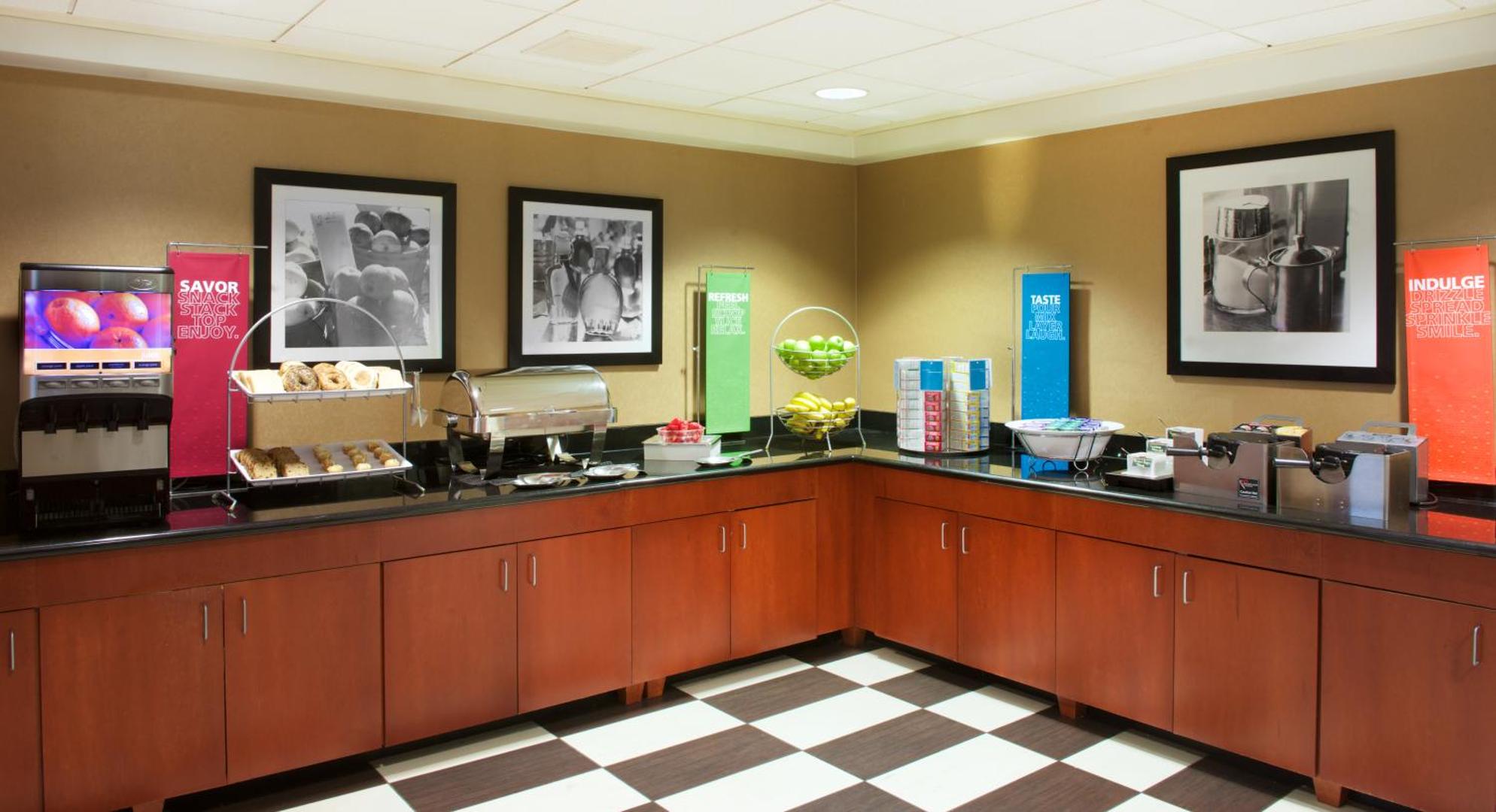 Hampton Inn & Suites Pittsburgh-Meadow Lands Hampton Inn & Suites Pittsburgh-Meadow Lands