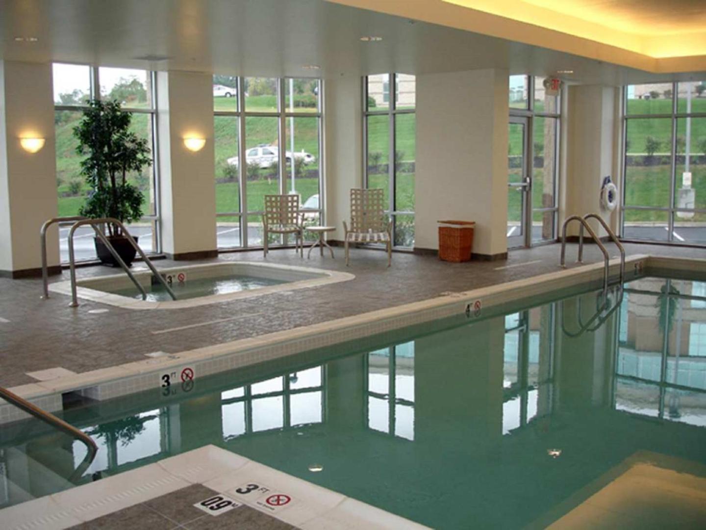 Hampton Inn & Suites Pittsburgh-Meadow Lands Hampton Inn & Suites Pittsburgh-Meadow Lands
