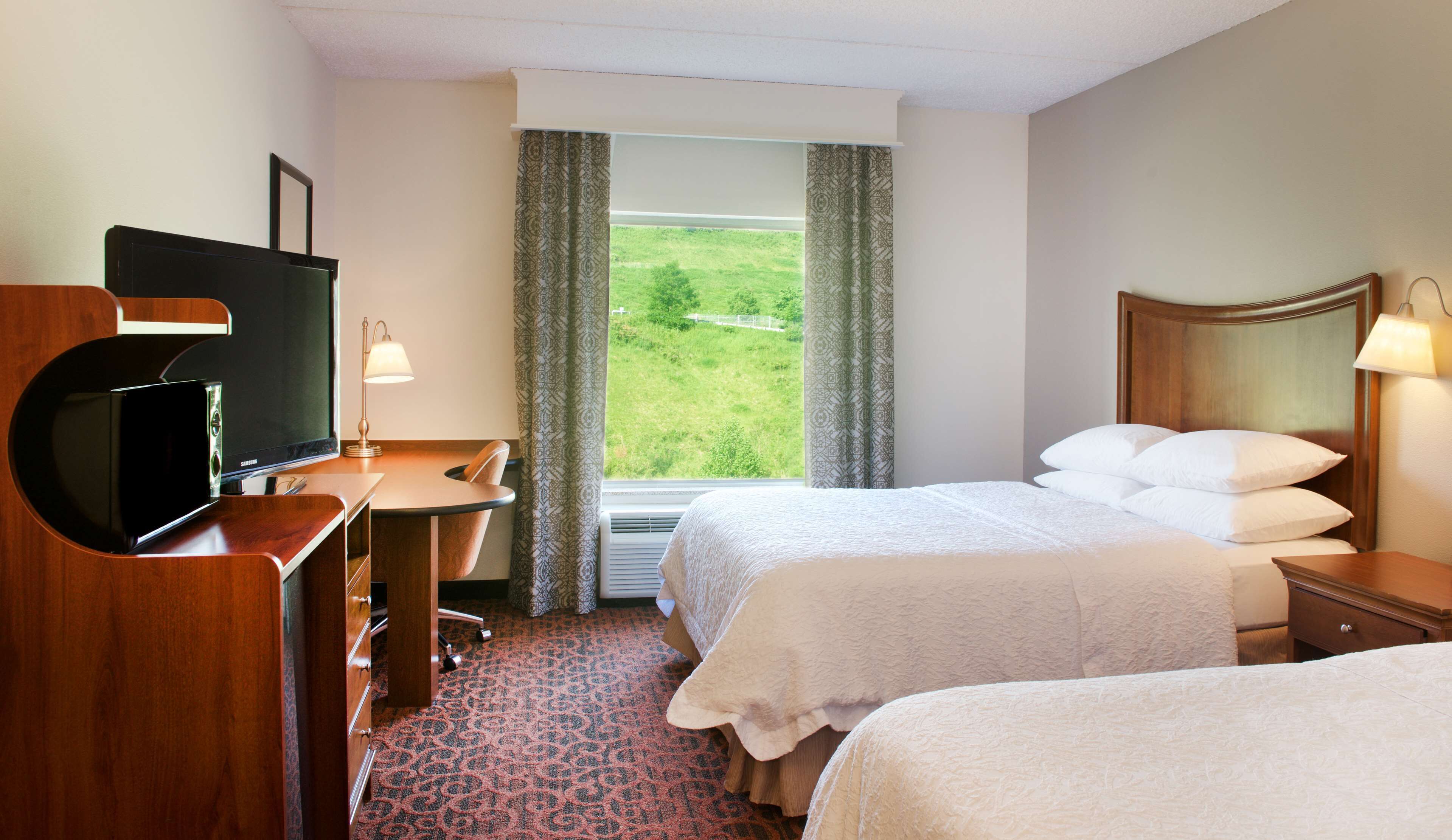 Hampton Inn & Suites Pittsburgh-Meadow Lands Hampton Inn & Suites Pittsburgh-Meadow Lands
