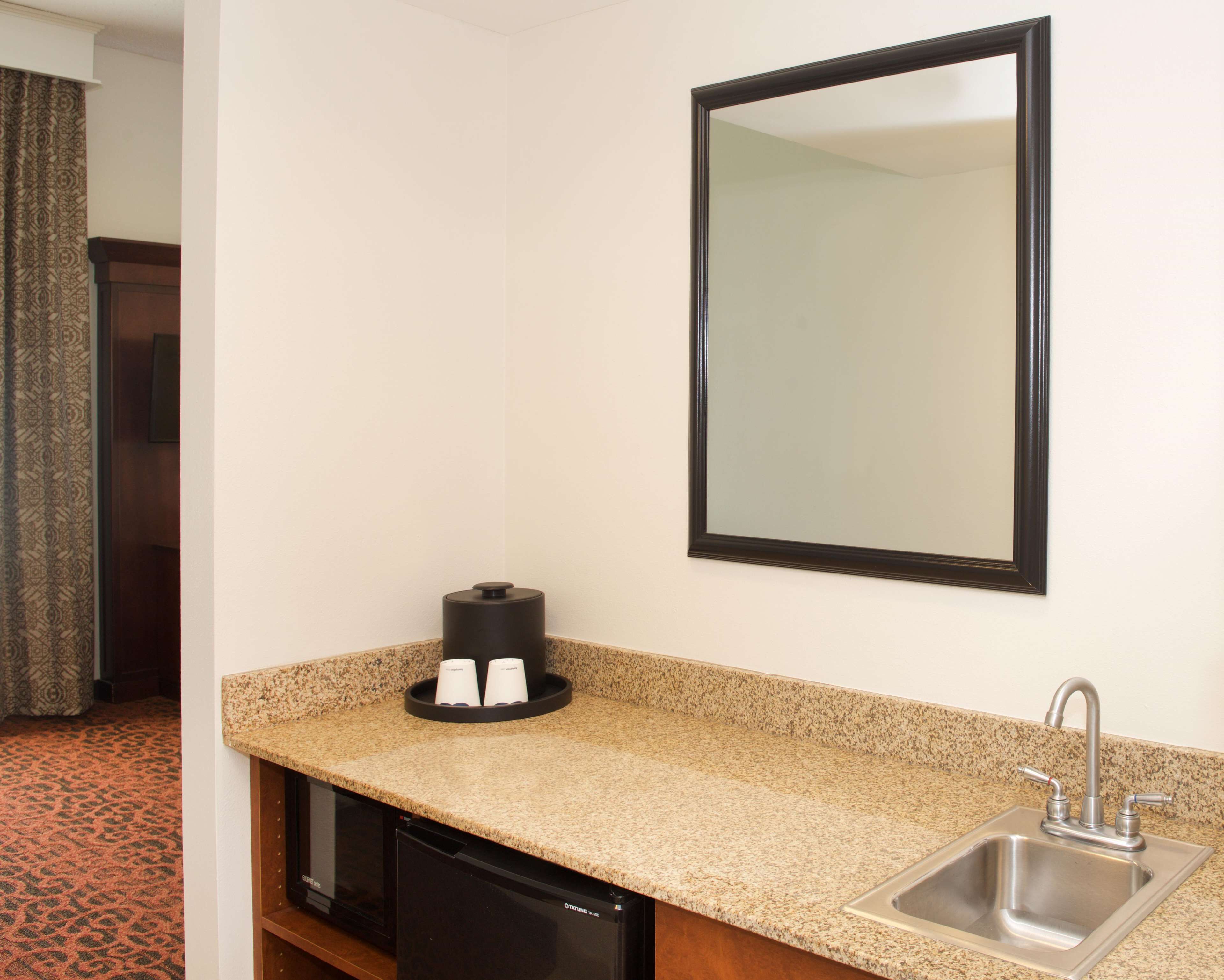 Hampton Inn & Suites Pittsburgh-Meadow Lands Hampton Inn & Suites Pittsburgh-Meadow Lands