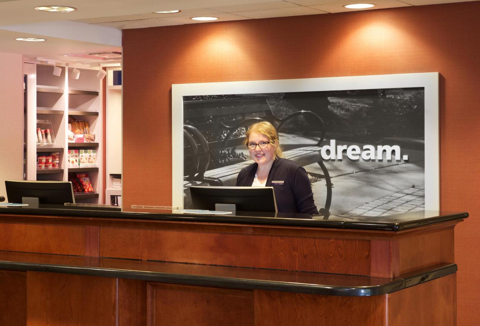 Hampton Inn & Suites Pittsburgh-Meadow Lands Hampton Inn & Suites Pittsburgh-Meadow Lands