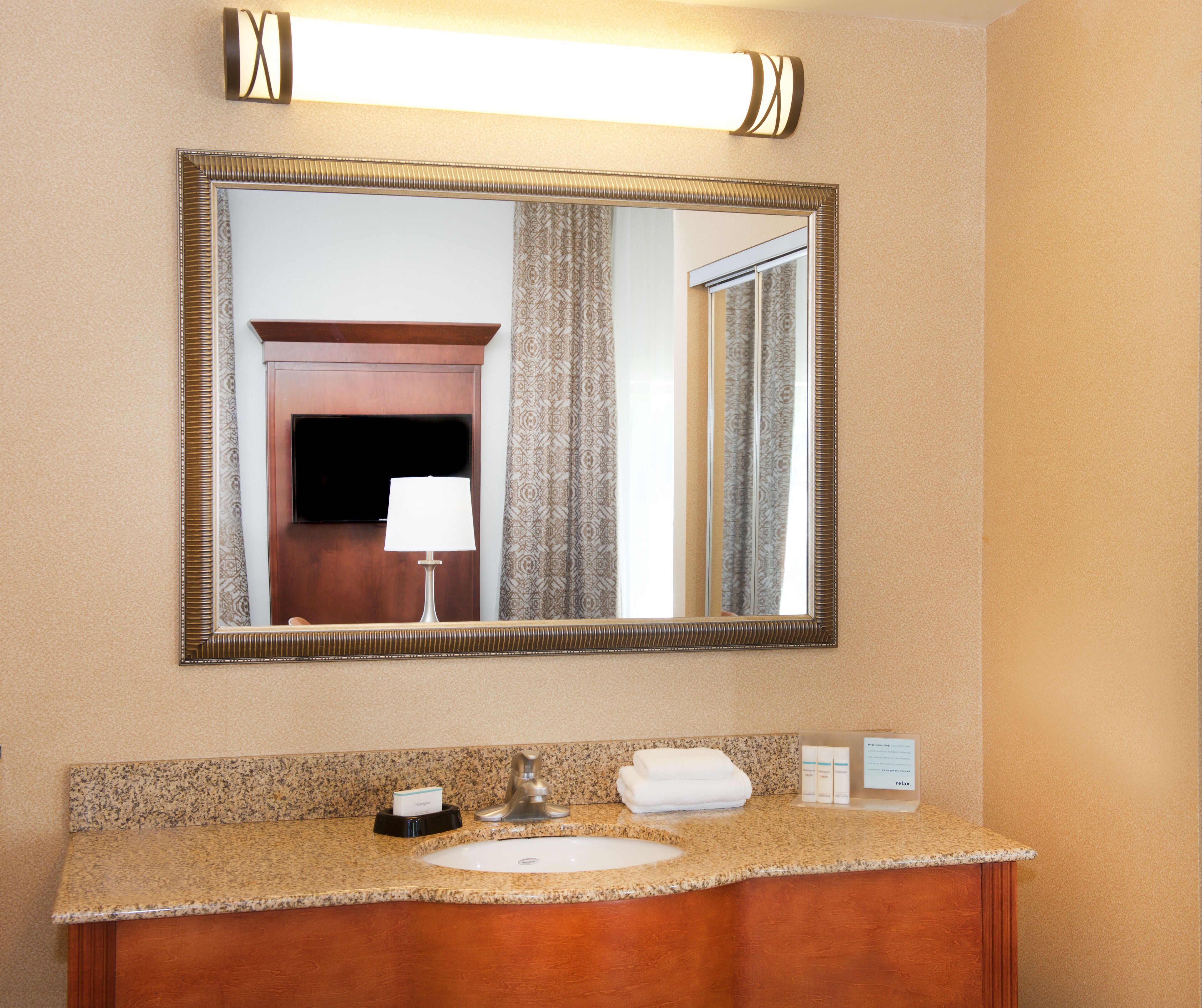 Hampton Inn & Suites Pittsburgh-Meadow Lands Hampton Inn & Suites Pittsburgh-Meadow Lands