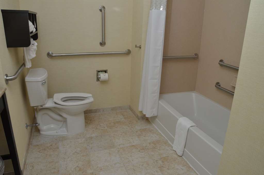 Hampton Inn and Suites Sharon Hampton Inn and Suites Sharon