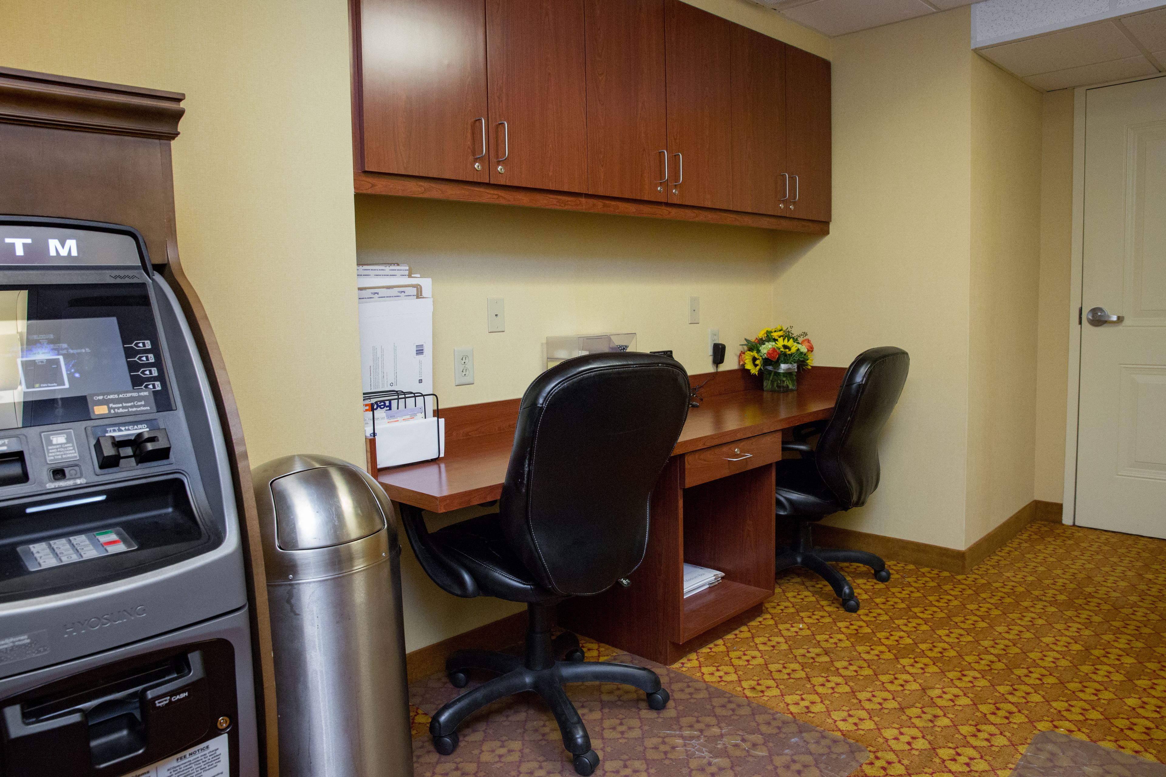 Hampton Inn & Suites Hampton Inn & Suites