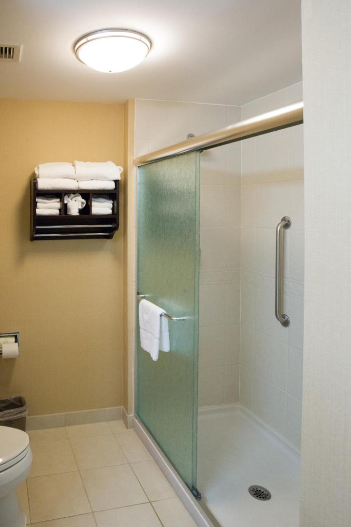 Hampton Inn & Suites Hampton Inn & Suites