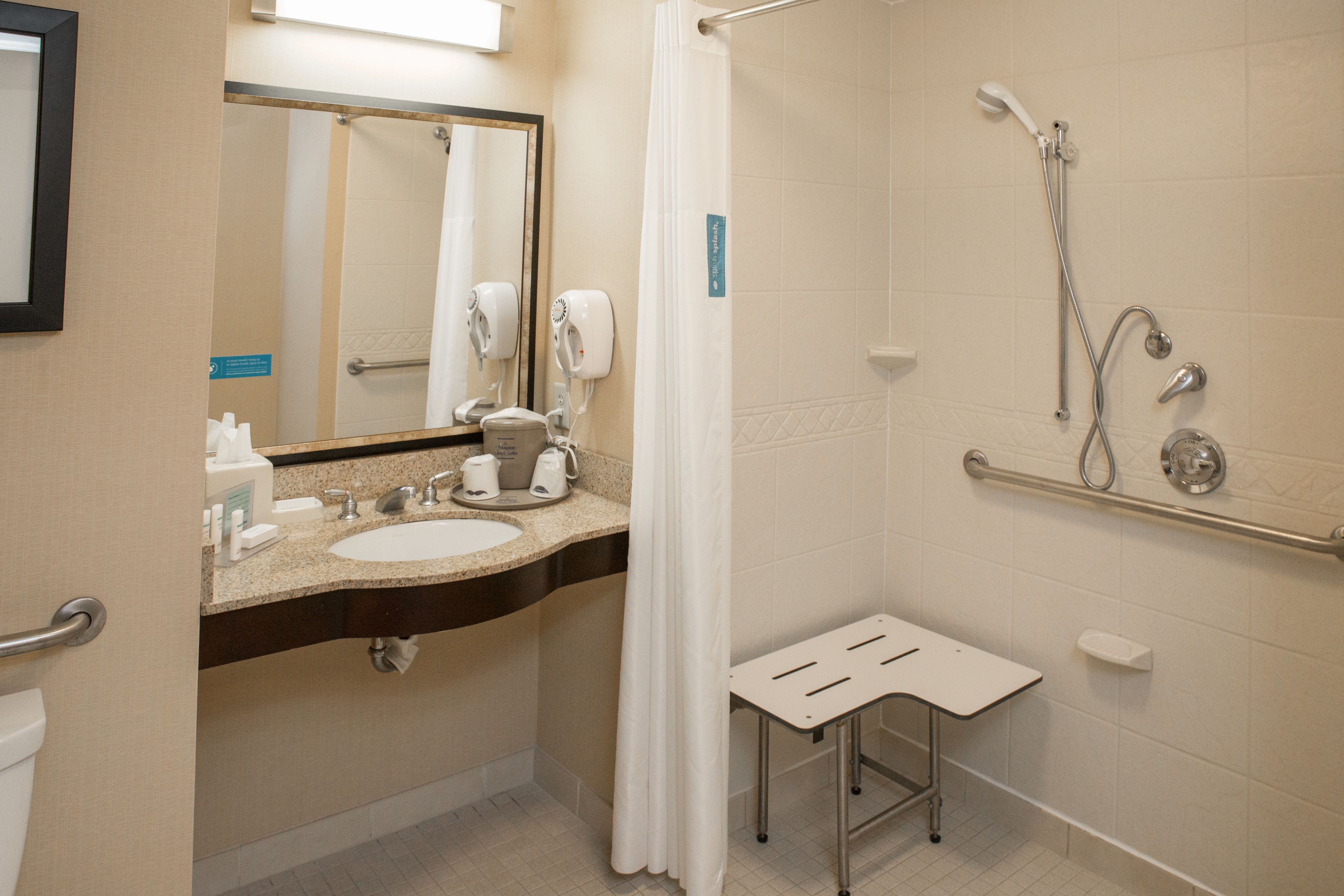 Hampton Inn & Suites Hampton Inn & Suites