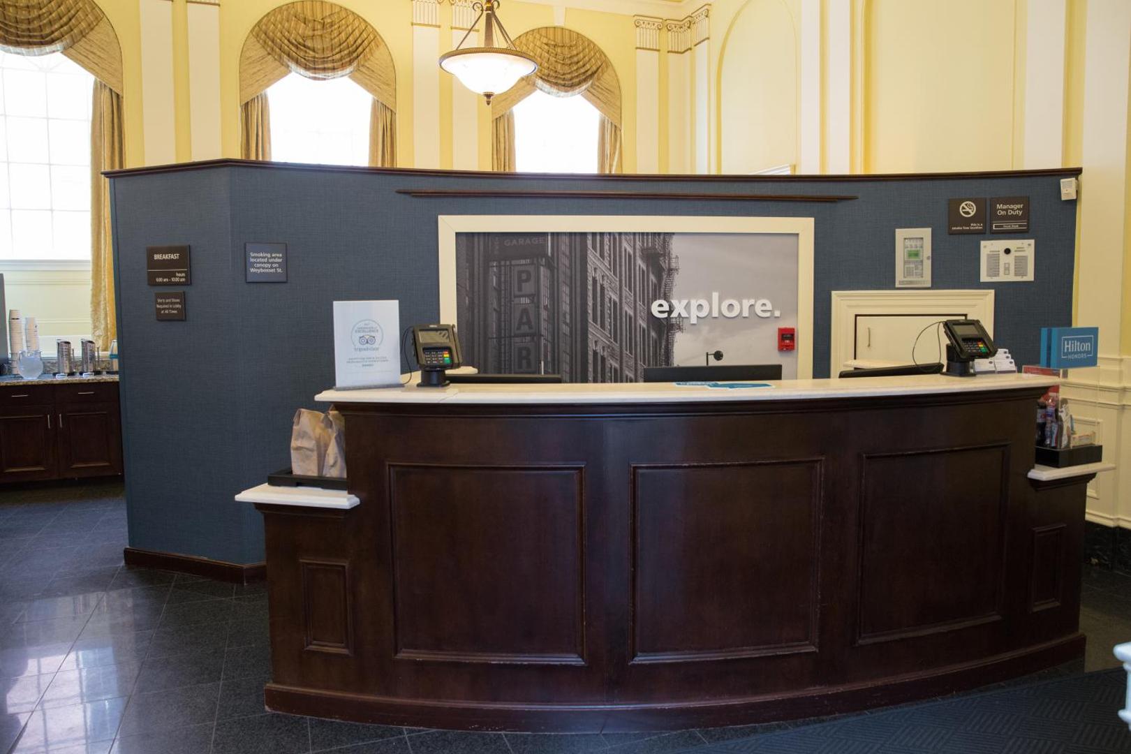 Hampton Inn & Suites Hampton Inn & Suites