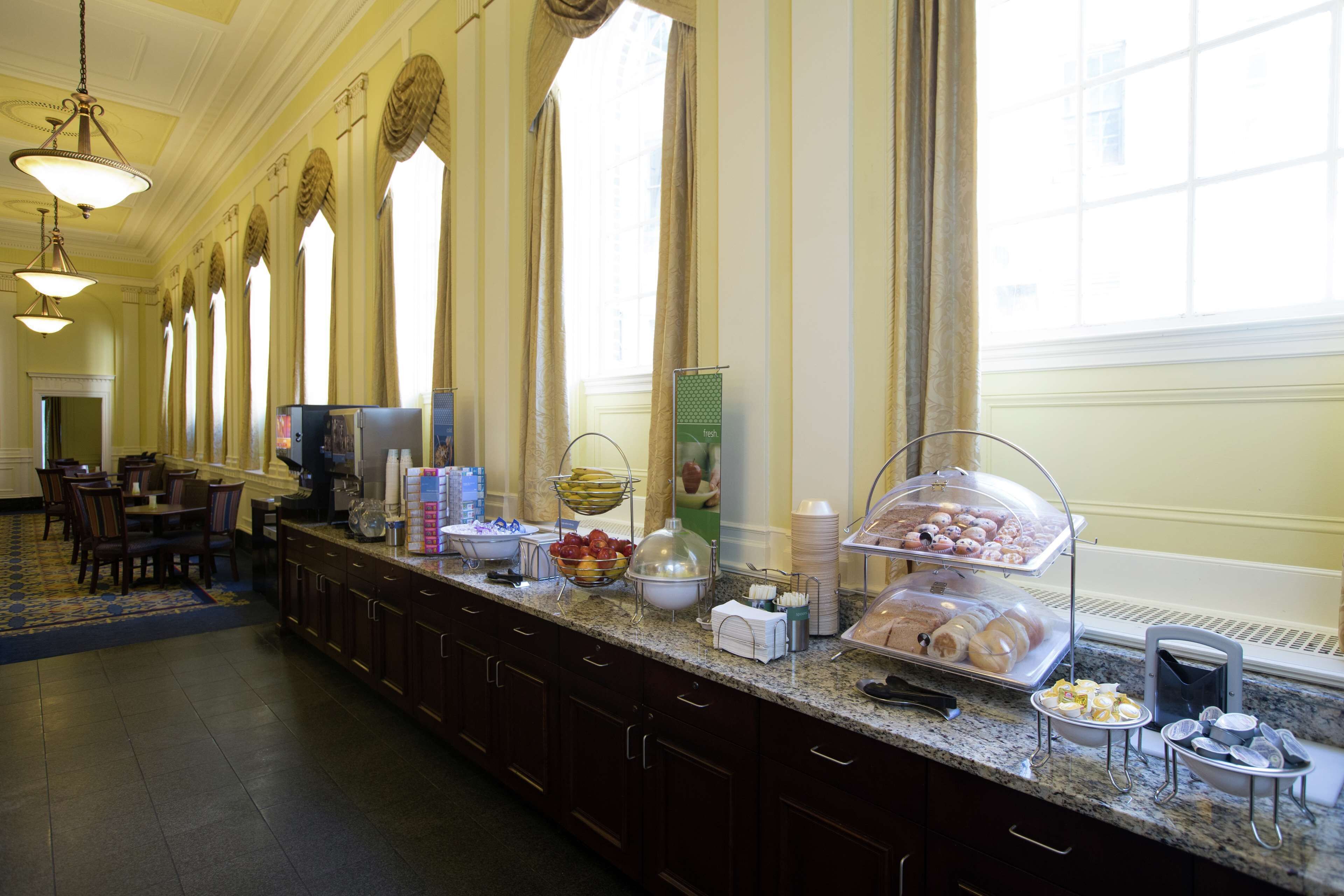 Hampton Inn & Suites Hampton Inn & Suites