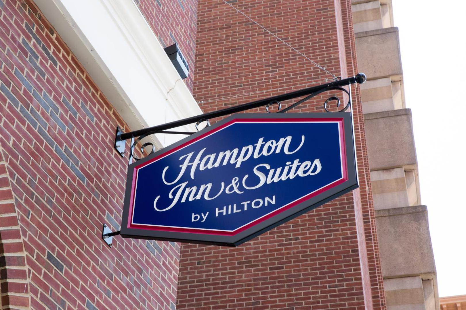 Hampton Inn & Suites Hampton Inn & Suites