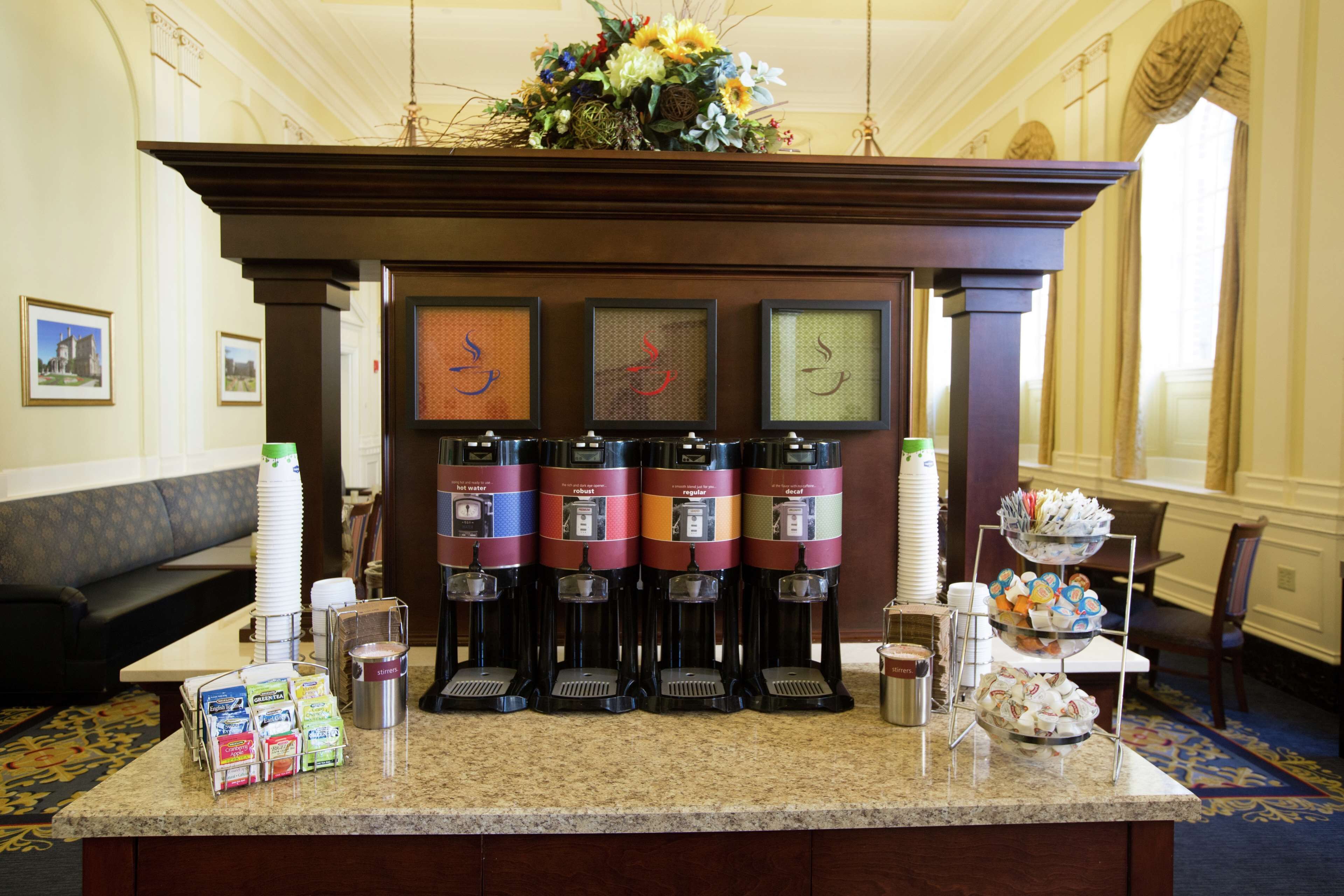 Hampton Inn & Suites Hampton Inn & Suites