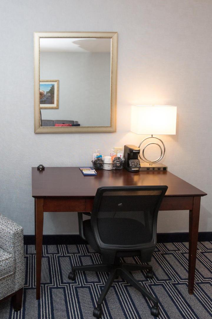 Hampton Inn & Suites Hampton Inn & Suites