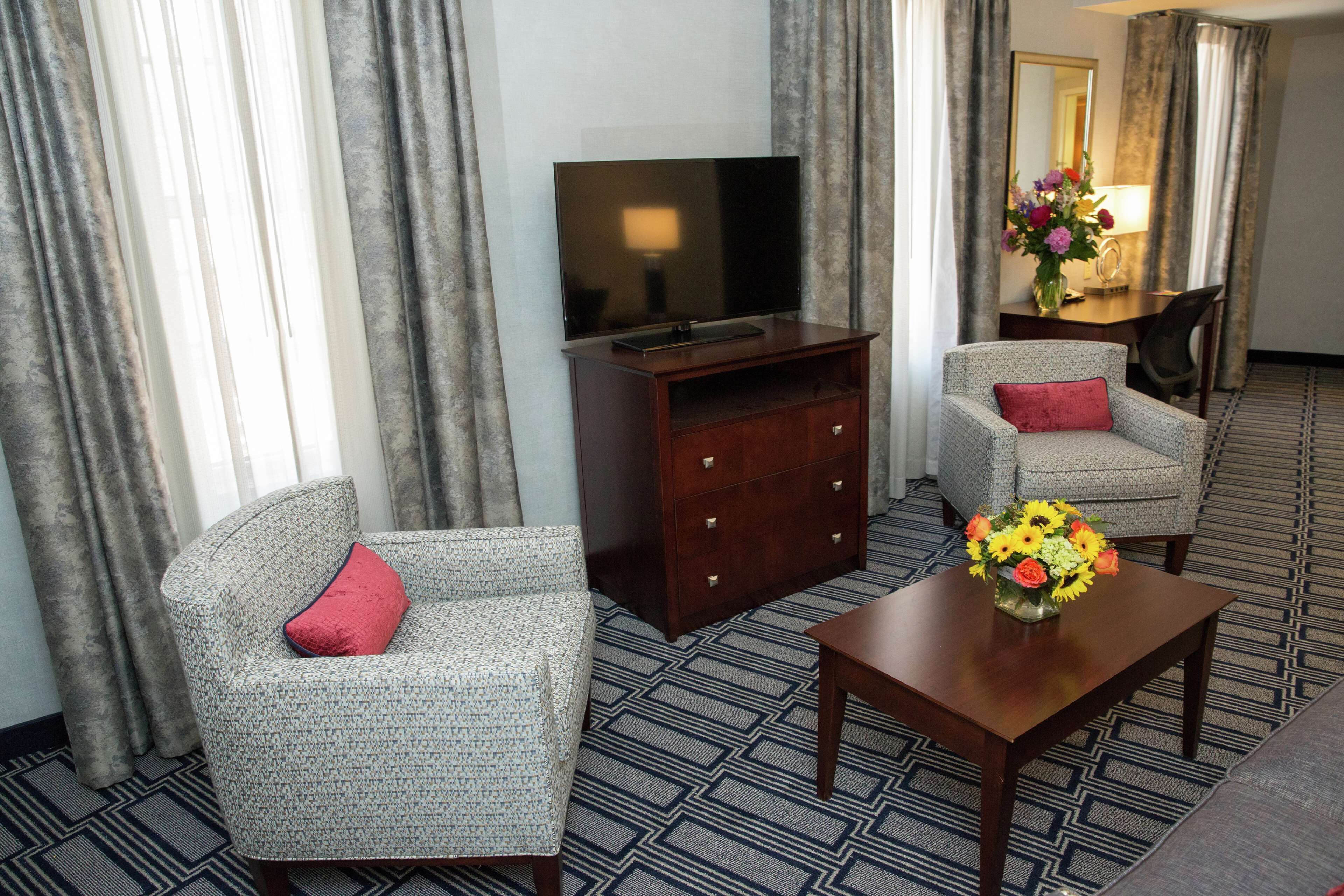 Hampton Inn & Suites Hampton Inn & Suites