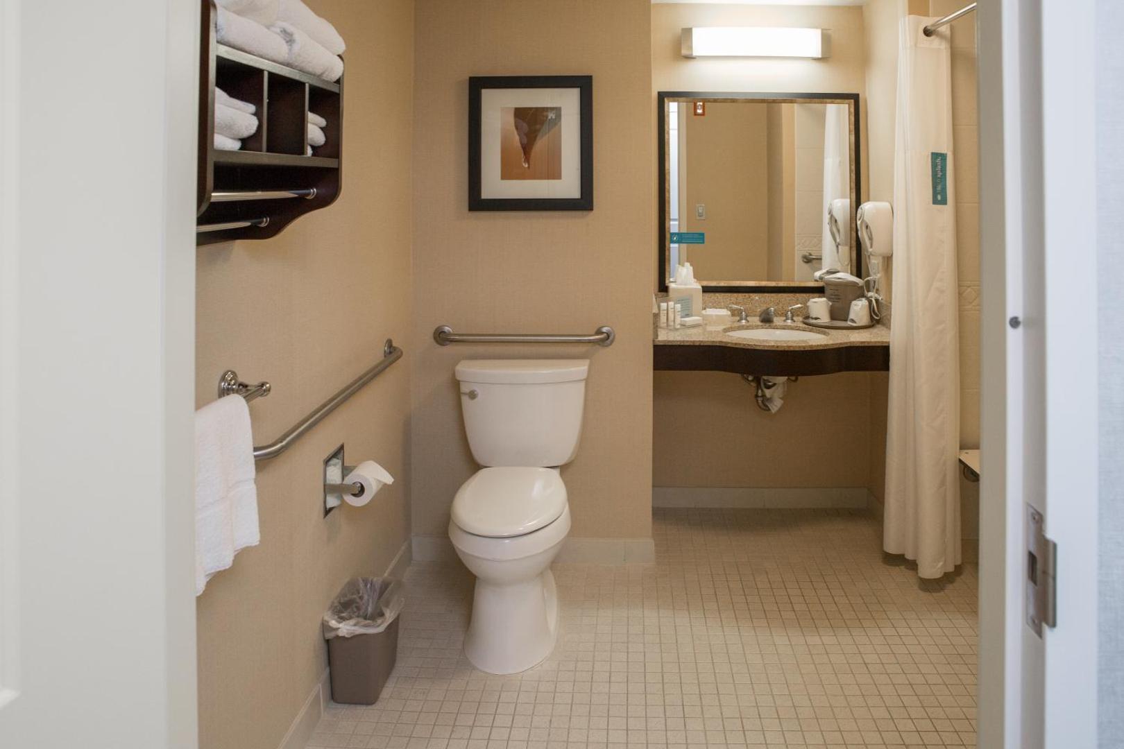 Hampton Inn & Suites Hampton Inn & Suites