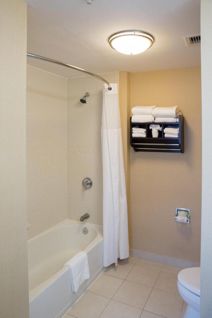 Hampton Inn & Suites Hampton Inn & Suites