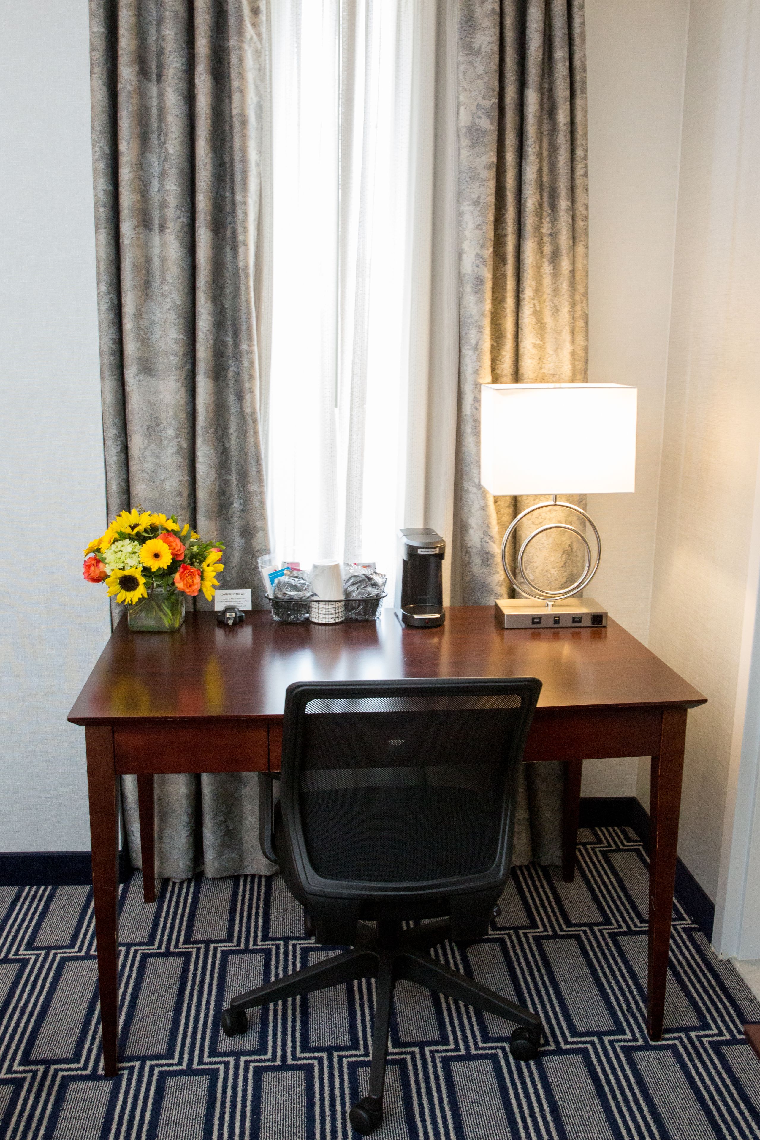 Hampton Inn & Suites Hampton Inn & Suites