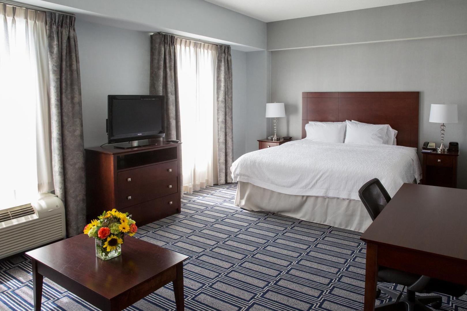 Hampton Inn & Suites Hampton Inn & Suites