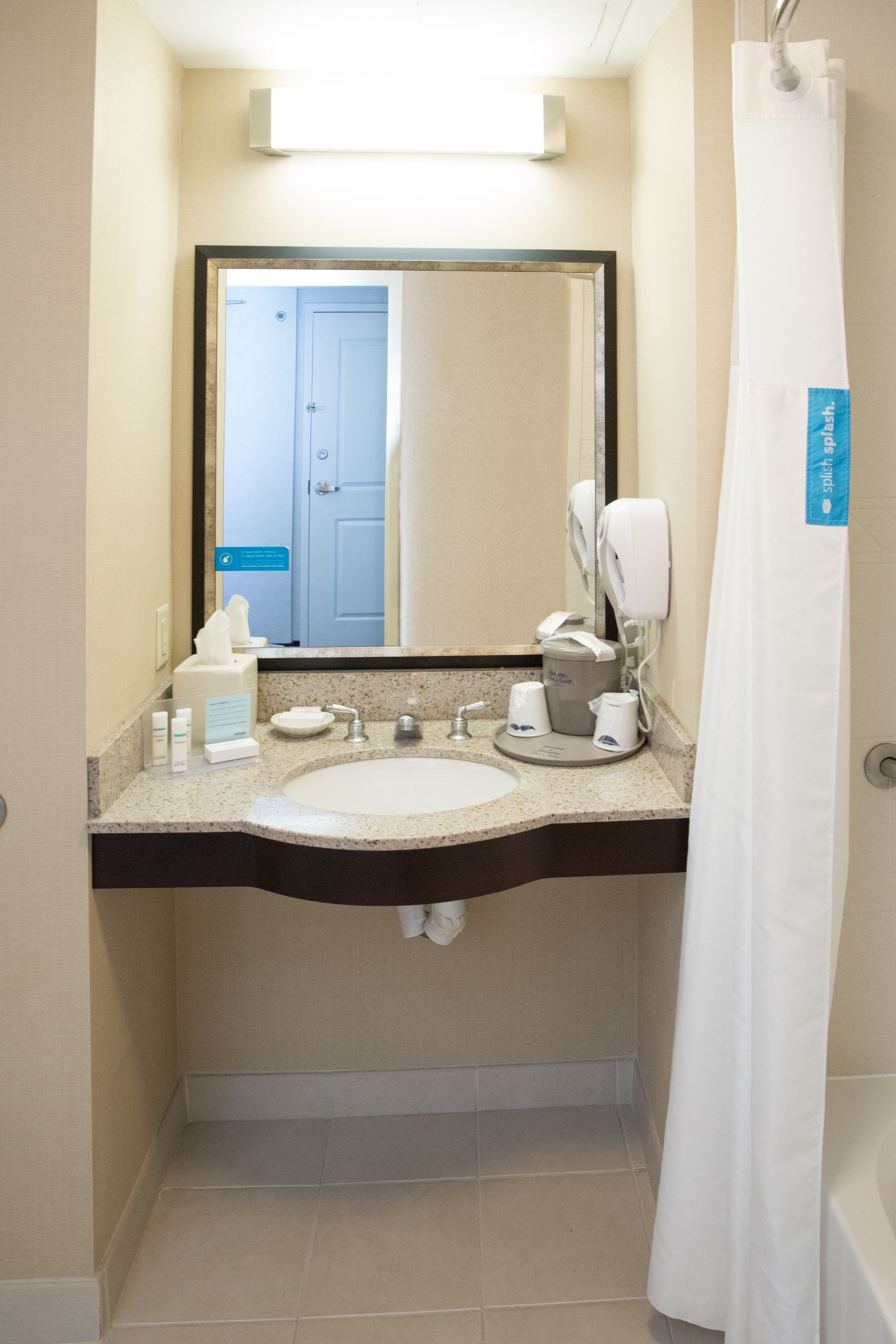 Hampton Inn & Suites Hampton Inn & Suites