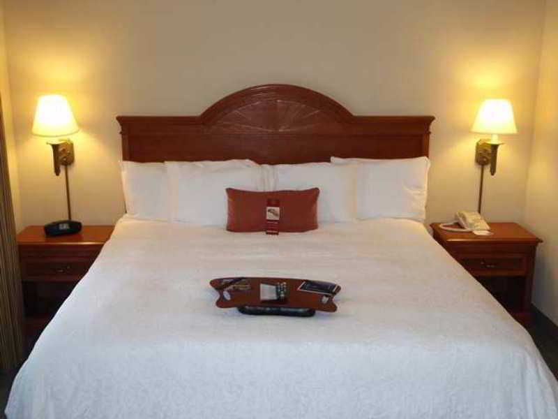 Hampton Inn & Suites Clinton Hampton Inn & Suites Clinton